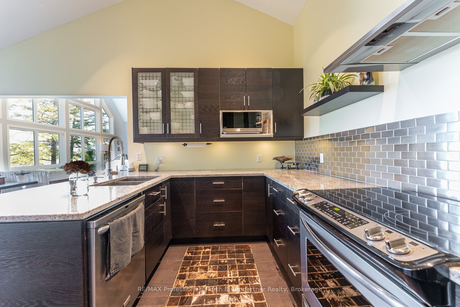 1107 Pine Point Road Property Photo 18