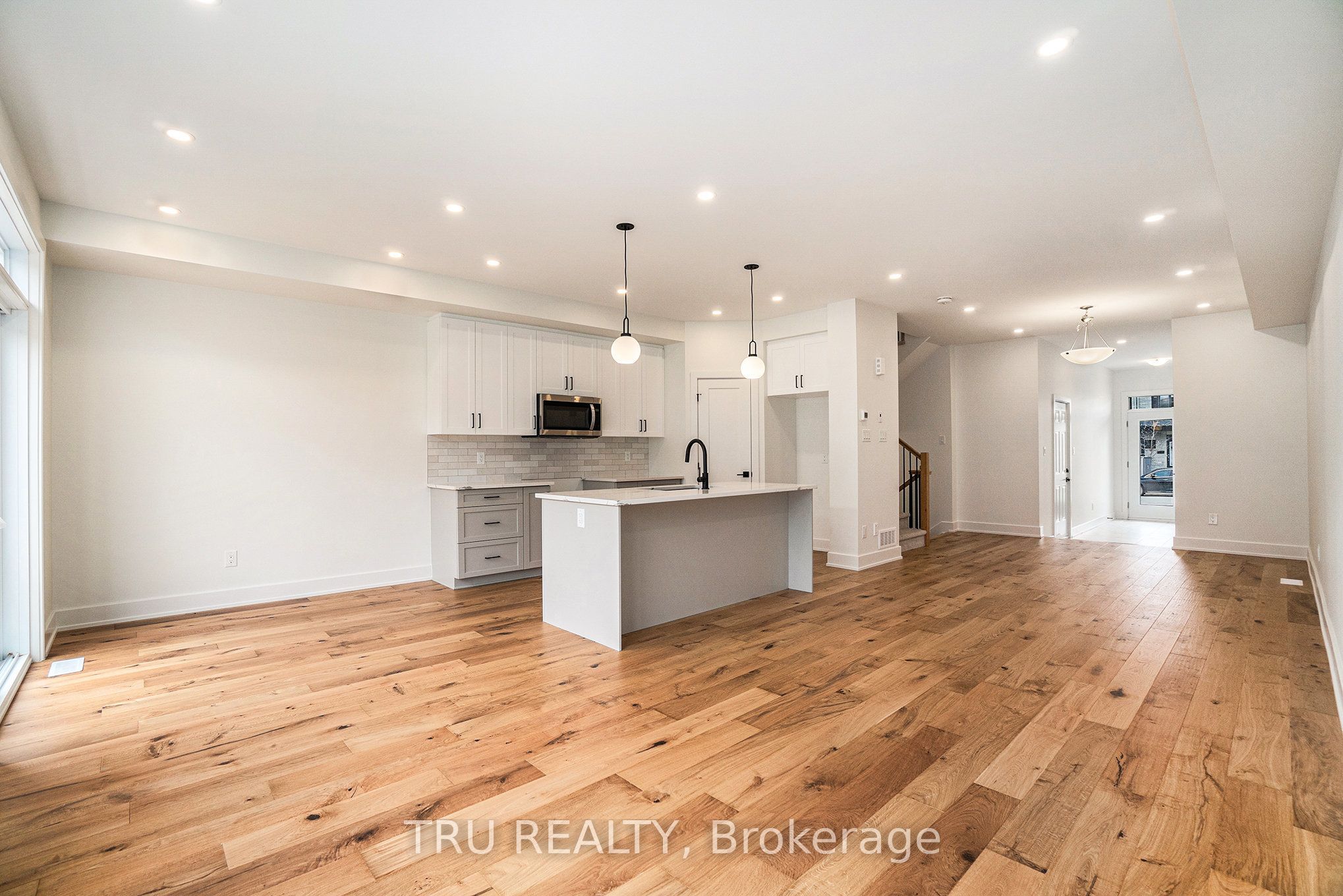 953 Cologne Street Property Photo 8