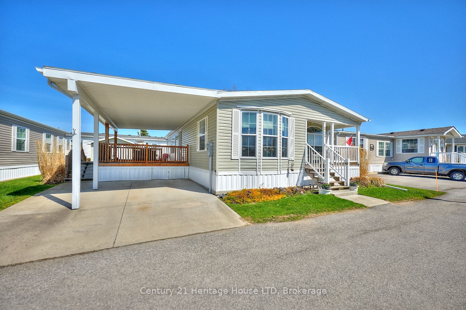 #242 - 3033 Townline Road Property Photo 1