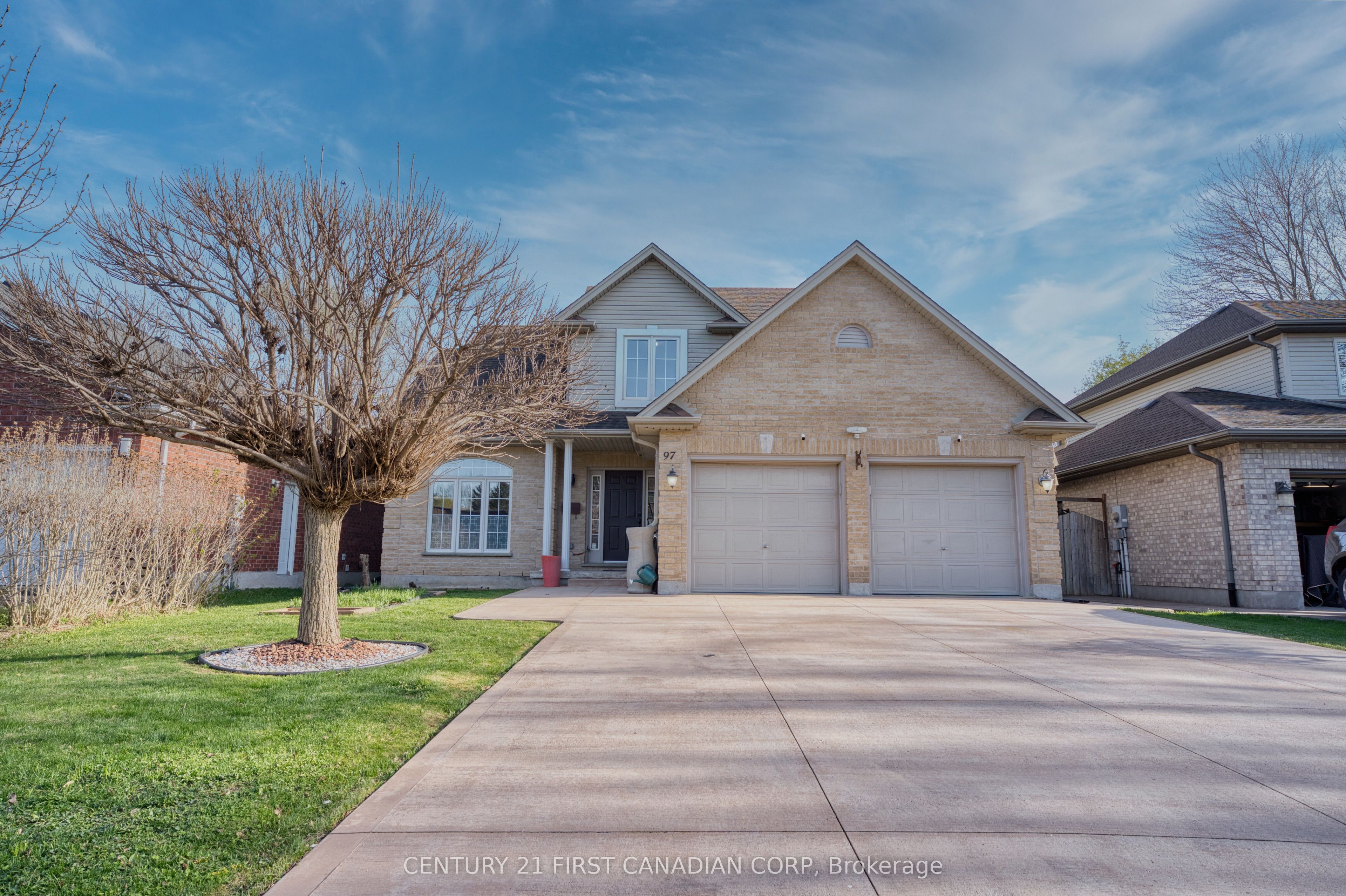 97 Mctaggart Court Property Photo 1