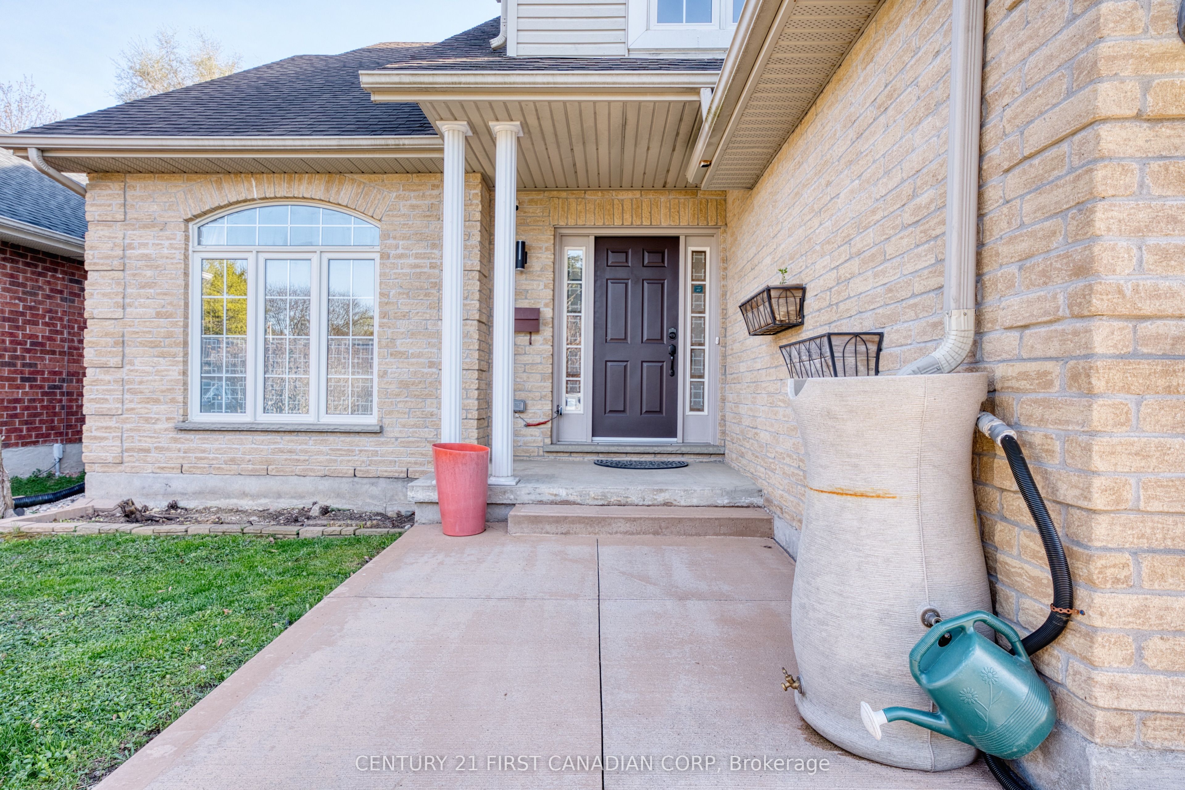 97 Mctaggart Court Property Photo 6