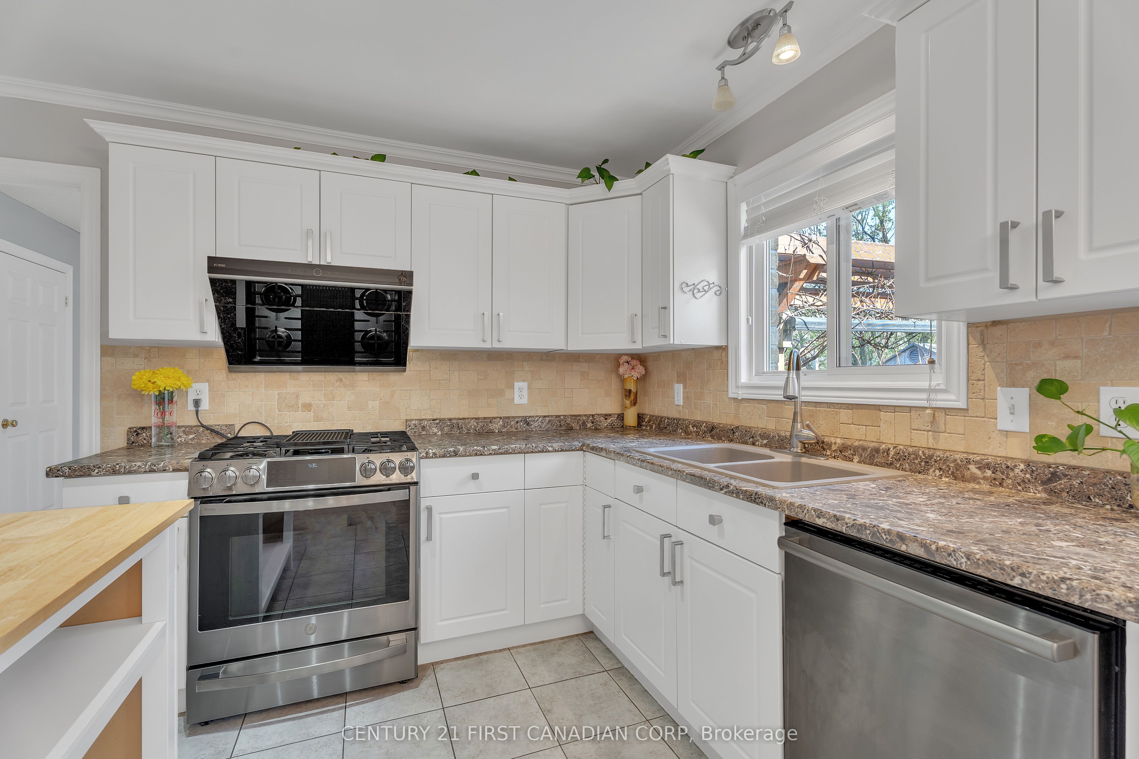 97 Mctaggart Court Property Photo 17