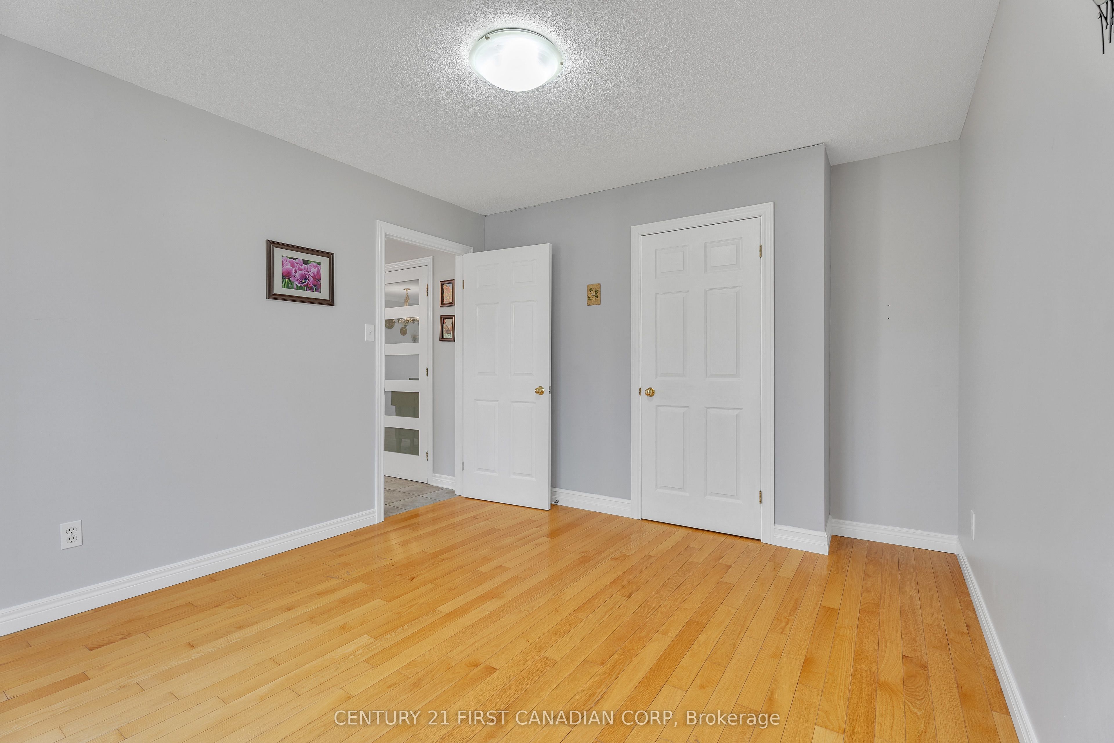 97 Mctaggart Court Property Photo 23