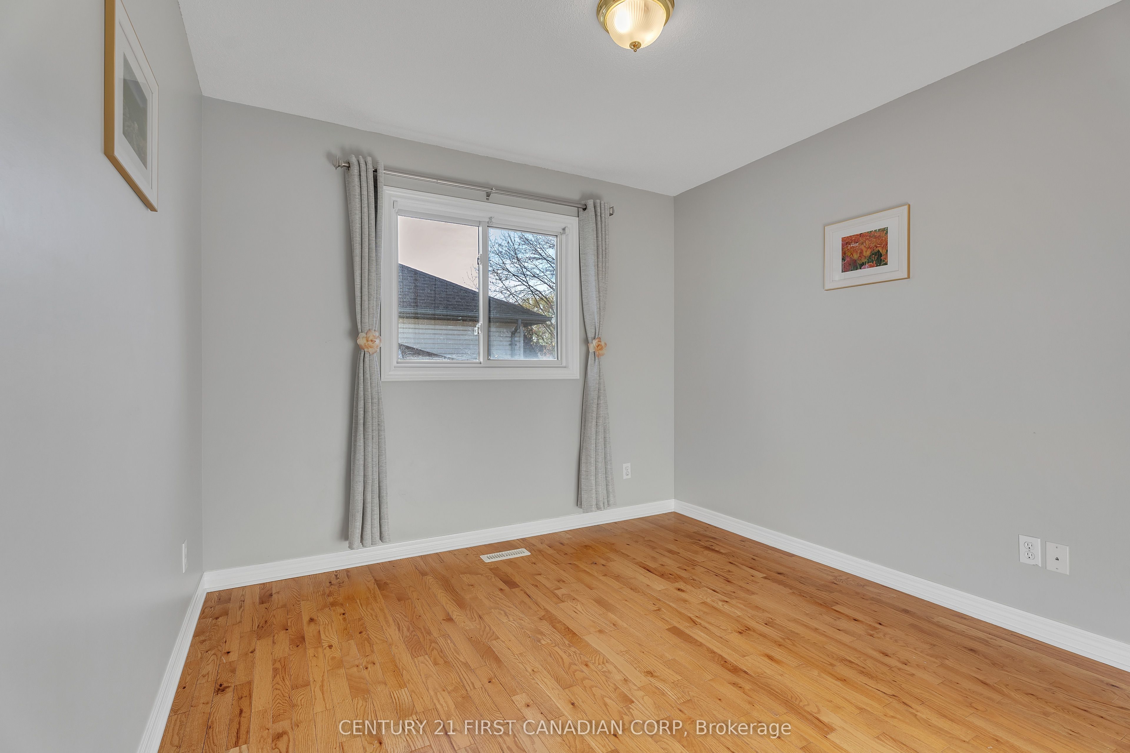 97 Mctaggart Court Property Photo 30