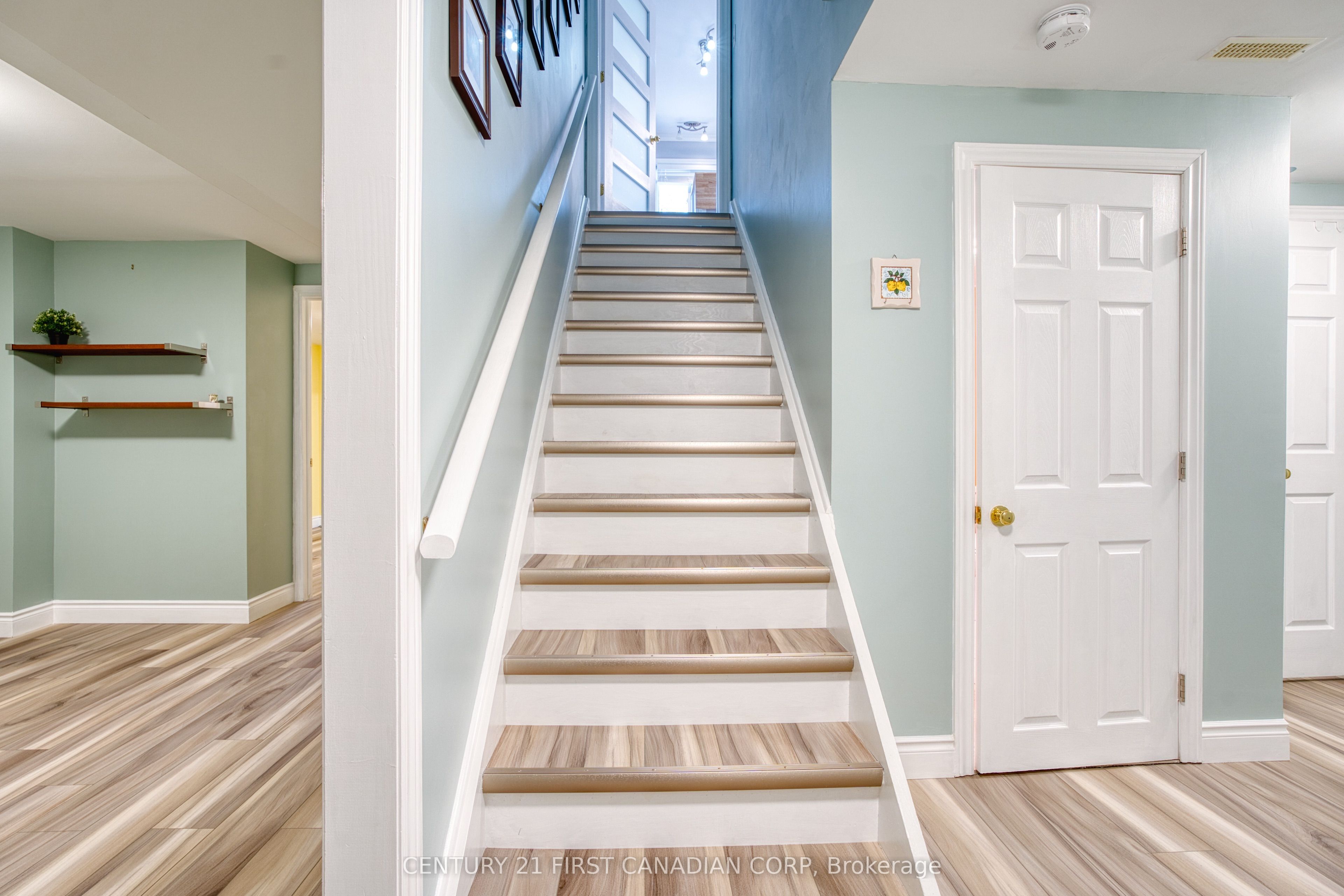 97 Mctaggart Court Property Photo 34