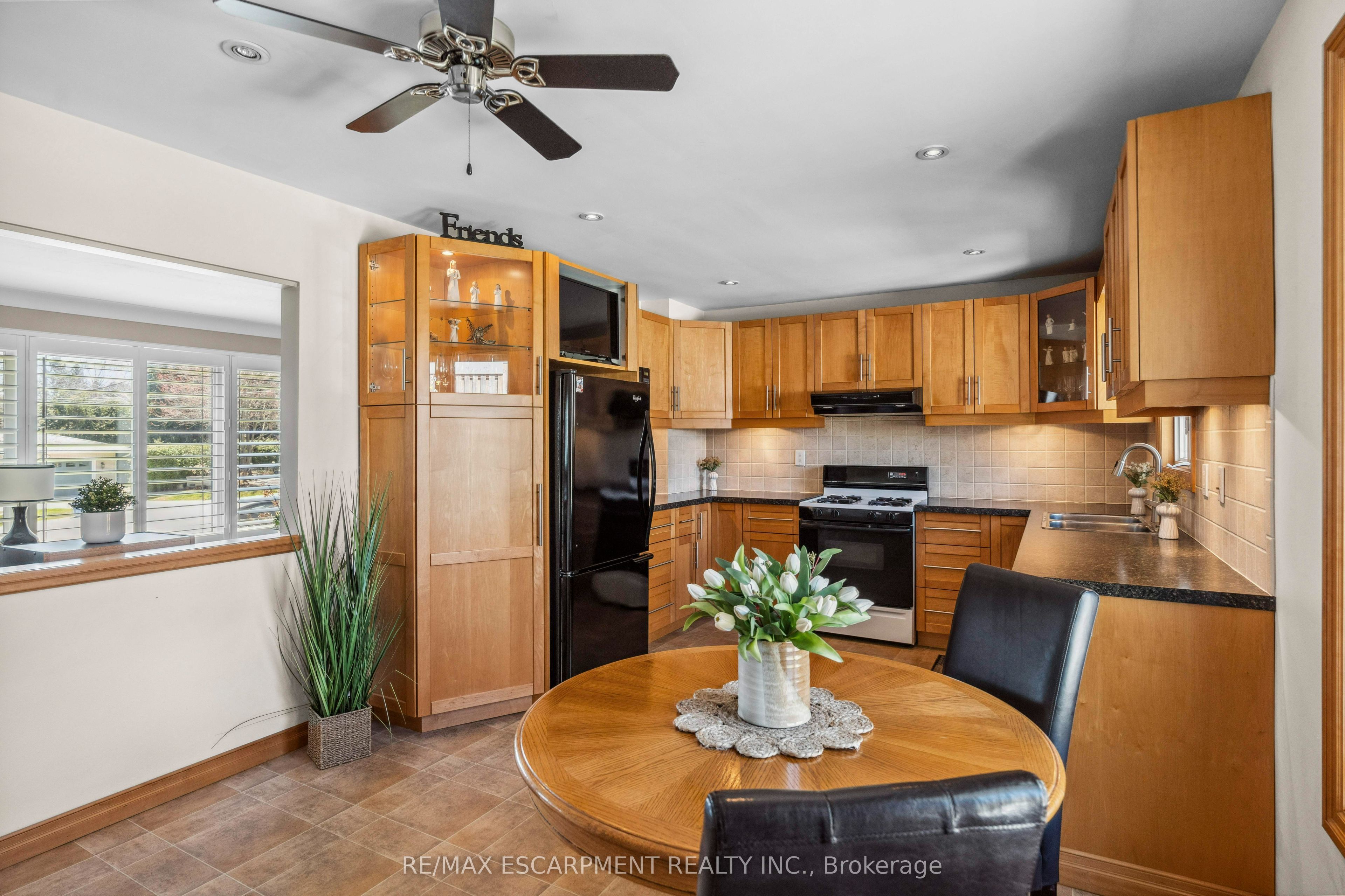 77 Hill Crest N/a Property Photo 9