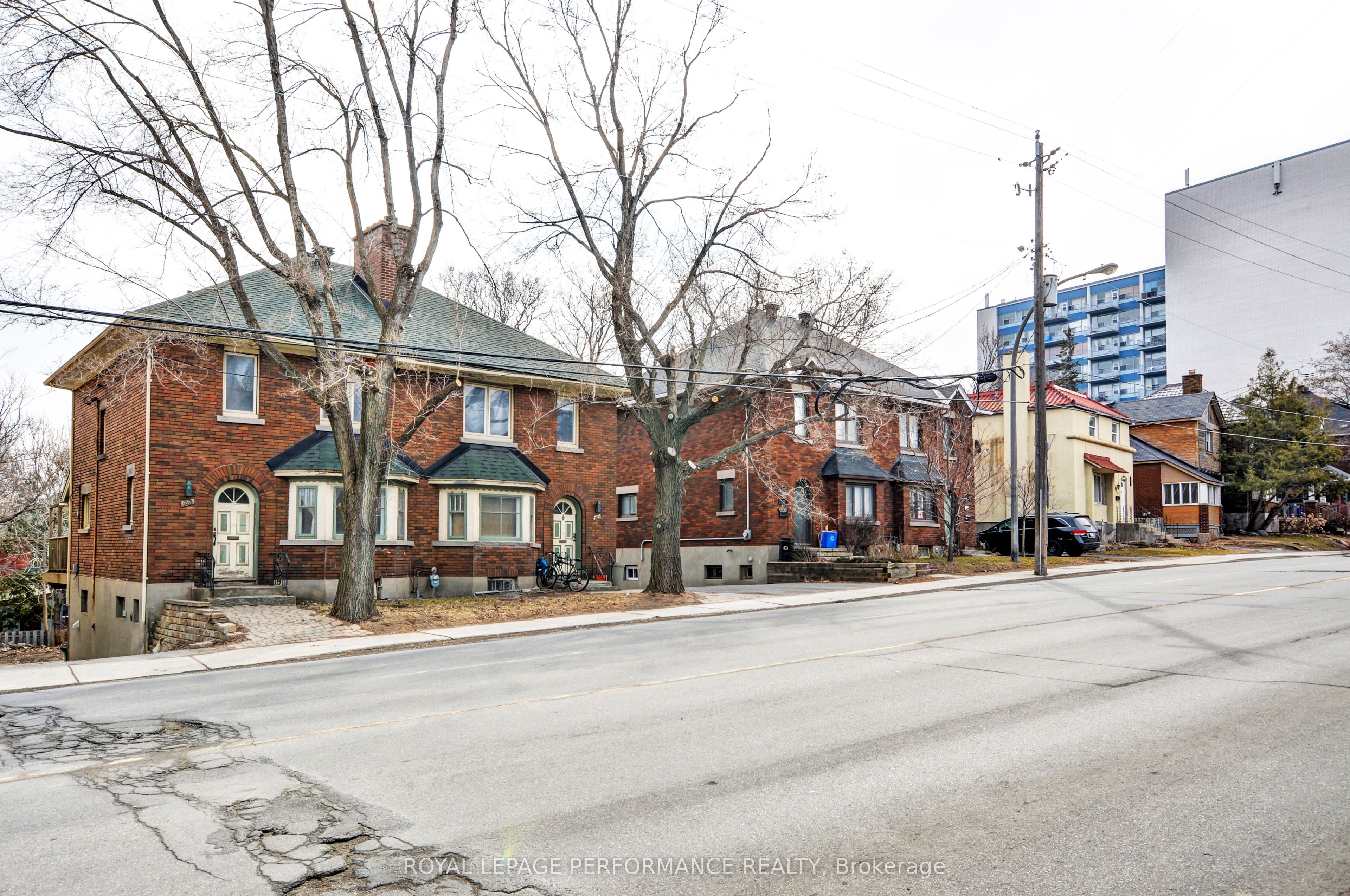 923-949 Bronson Avenue Property Photo 2