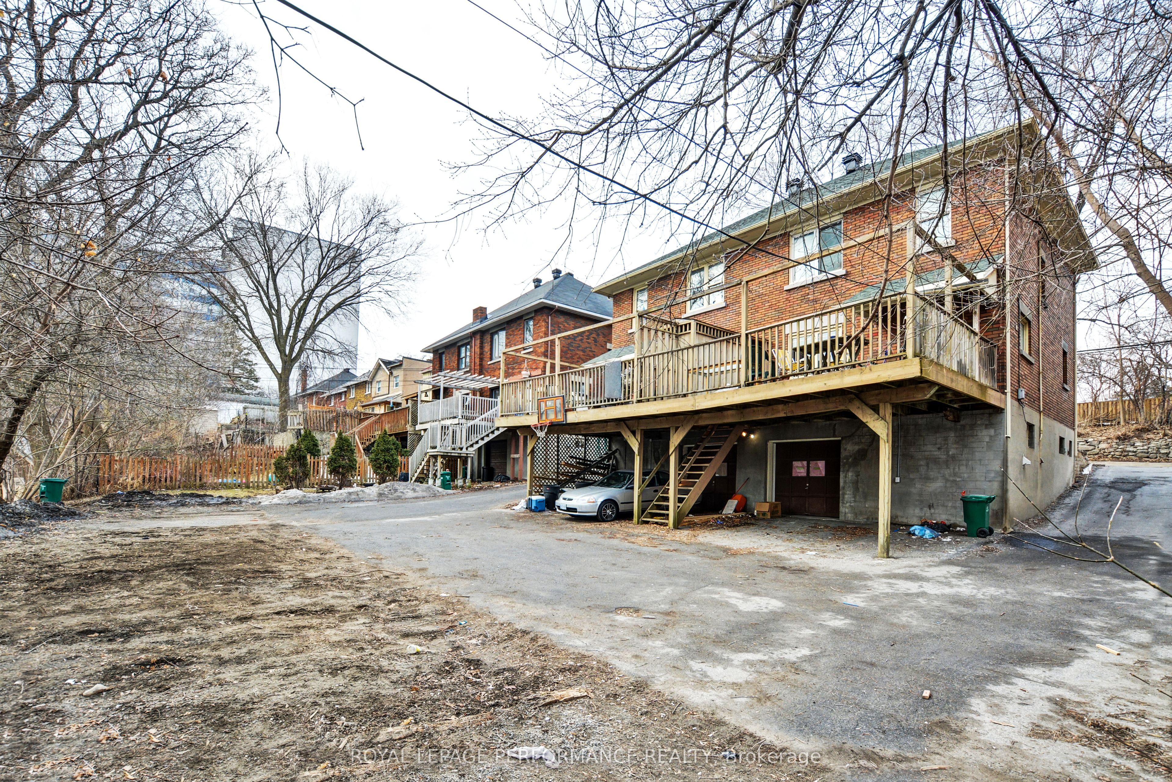 923-949 Bronson Avenue Property Photo 8