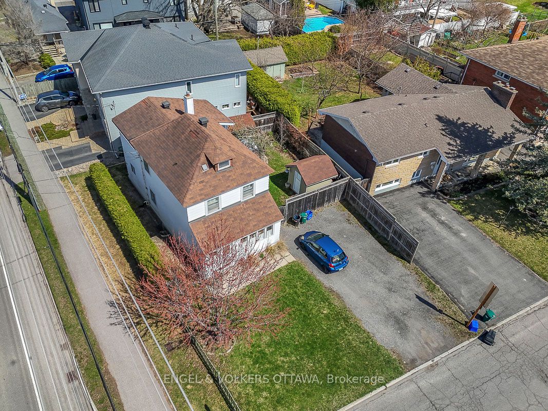 989 Bakervale Drive Property Photo 4