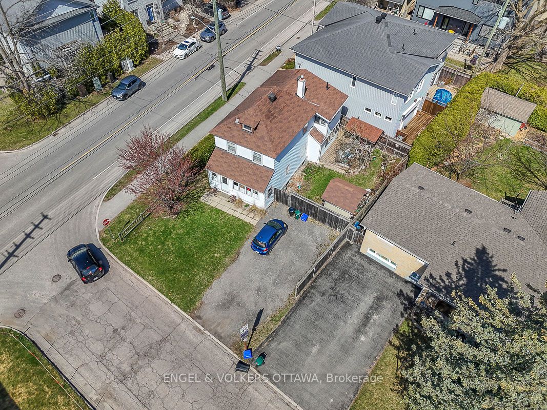 989 Bakervale Drive Property Photo 7
