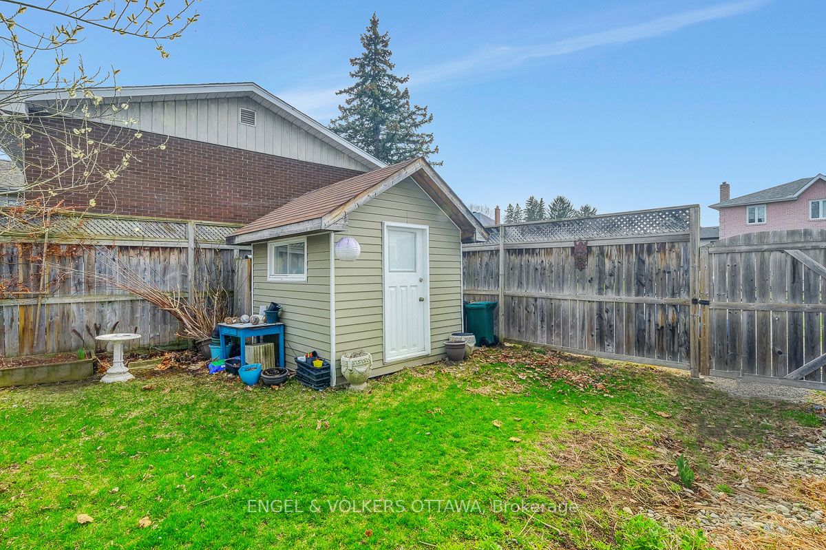 989 Bakervale Drive Property Photo 15
