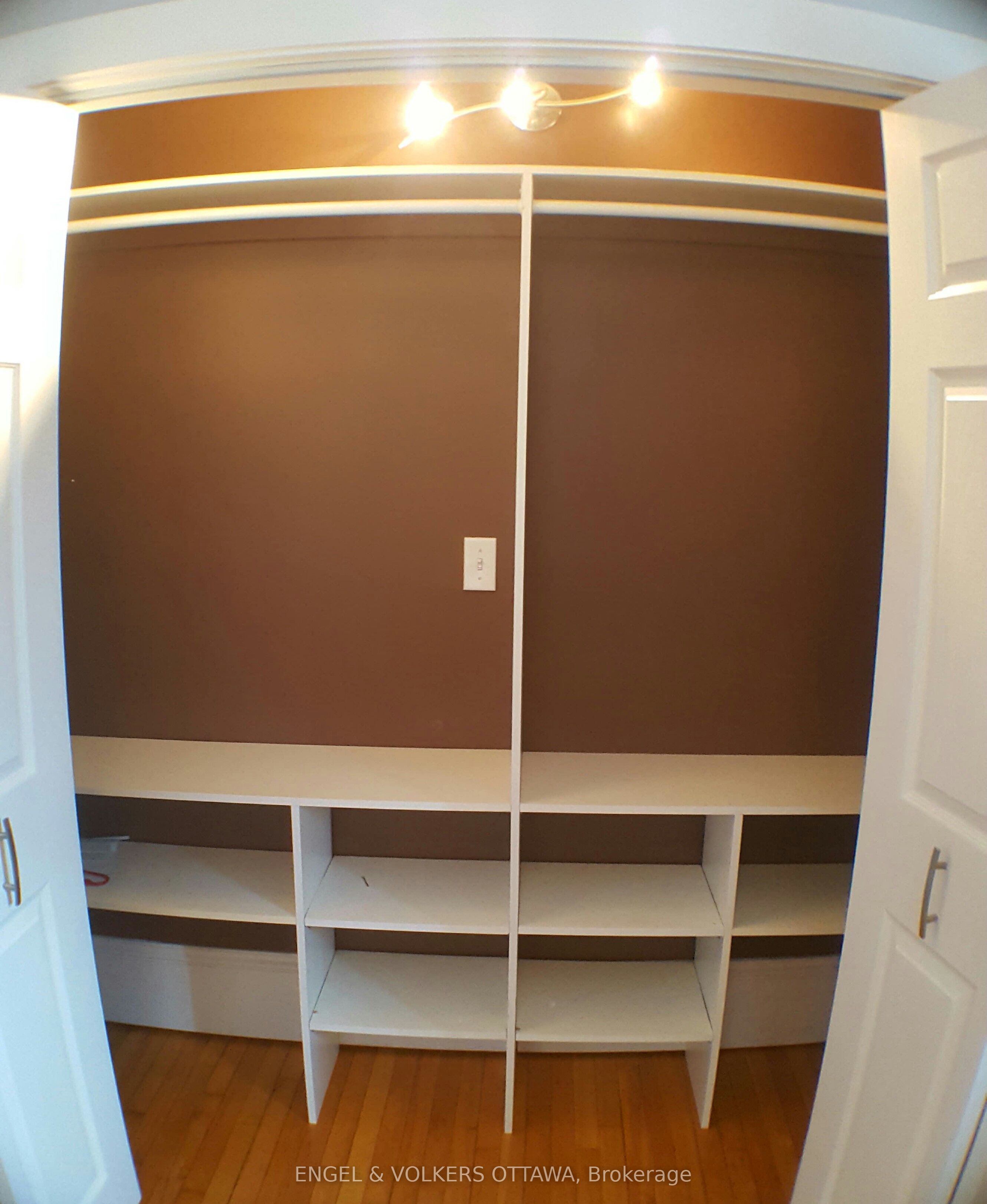 989 Bakervale Drive Property Photo 20
