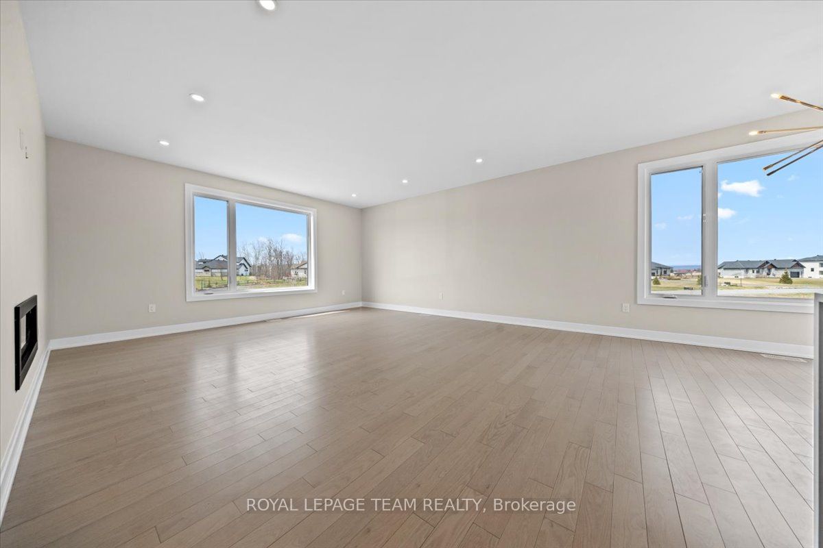 72 Synergy Way Property Photo 8