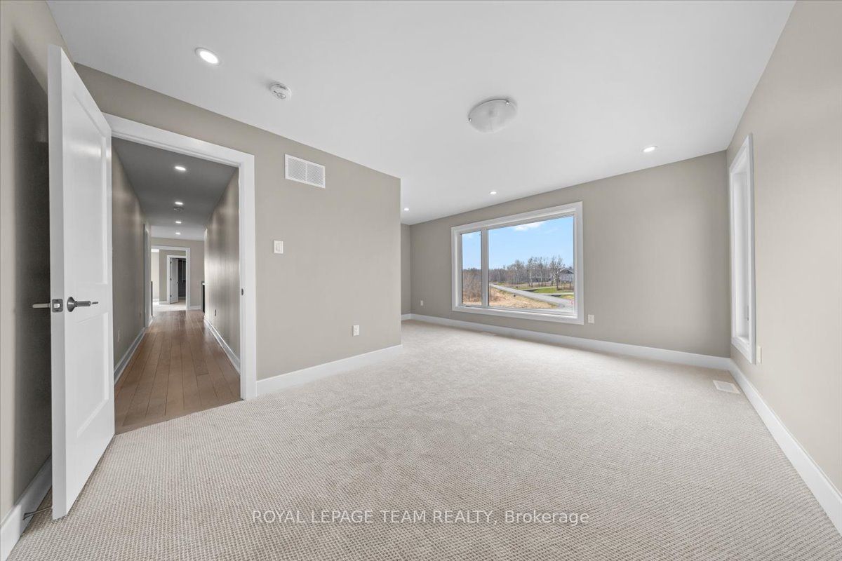 72 Synergy Way Property Photo 28