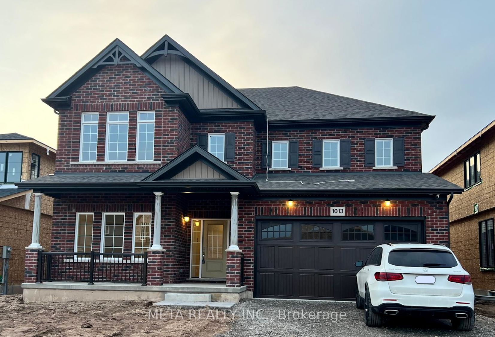 1013 Kraft Road N Property Photo 1