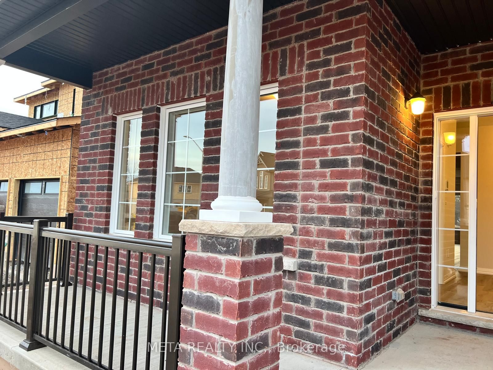 1013 Kraft Road N Property Photo 3