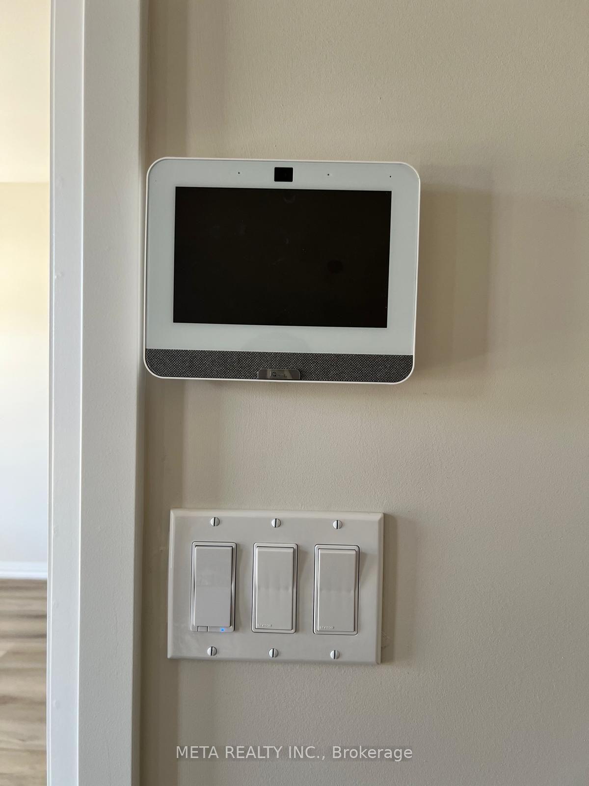 1013 Kraft Road N Property Photo 7