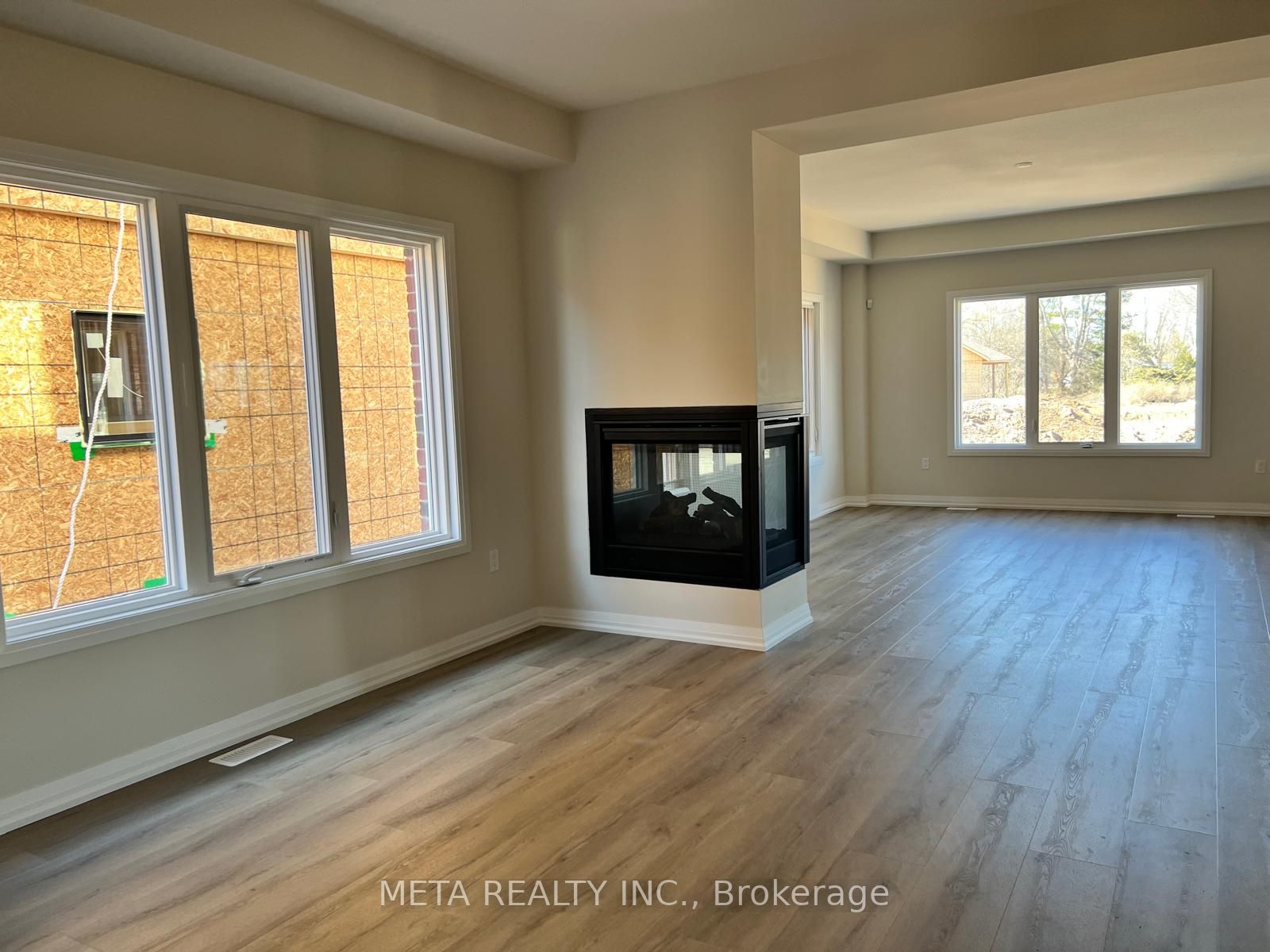 1013 Kraft Road N Property Photo 10