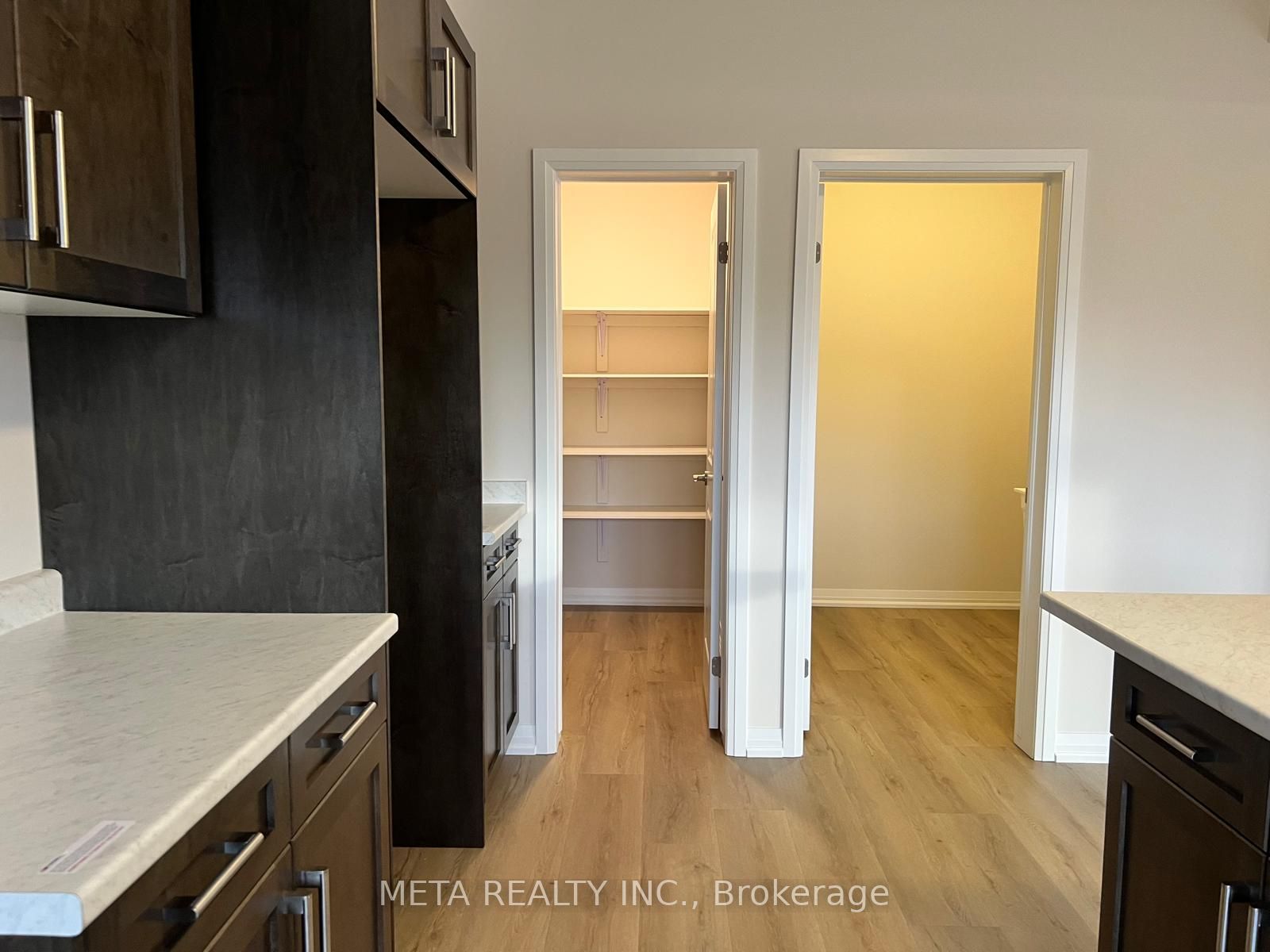 1013 Kraft Road N Property Photo 14