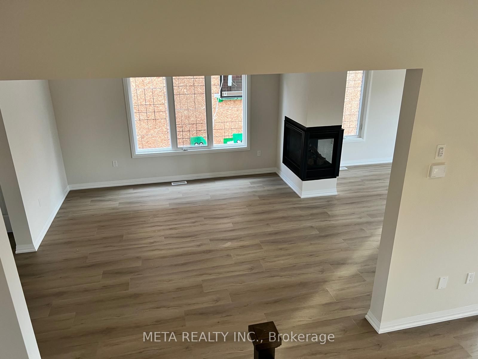 1013 Kraft Road N Property Photo 17