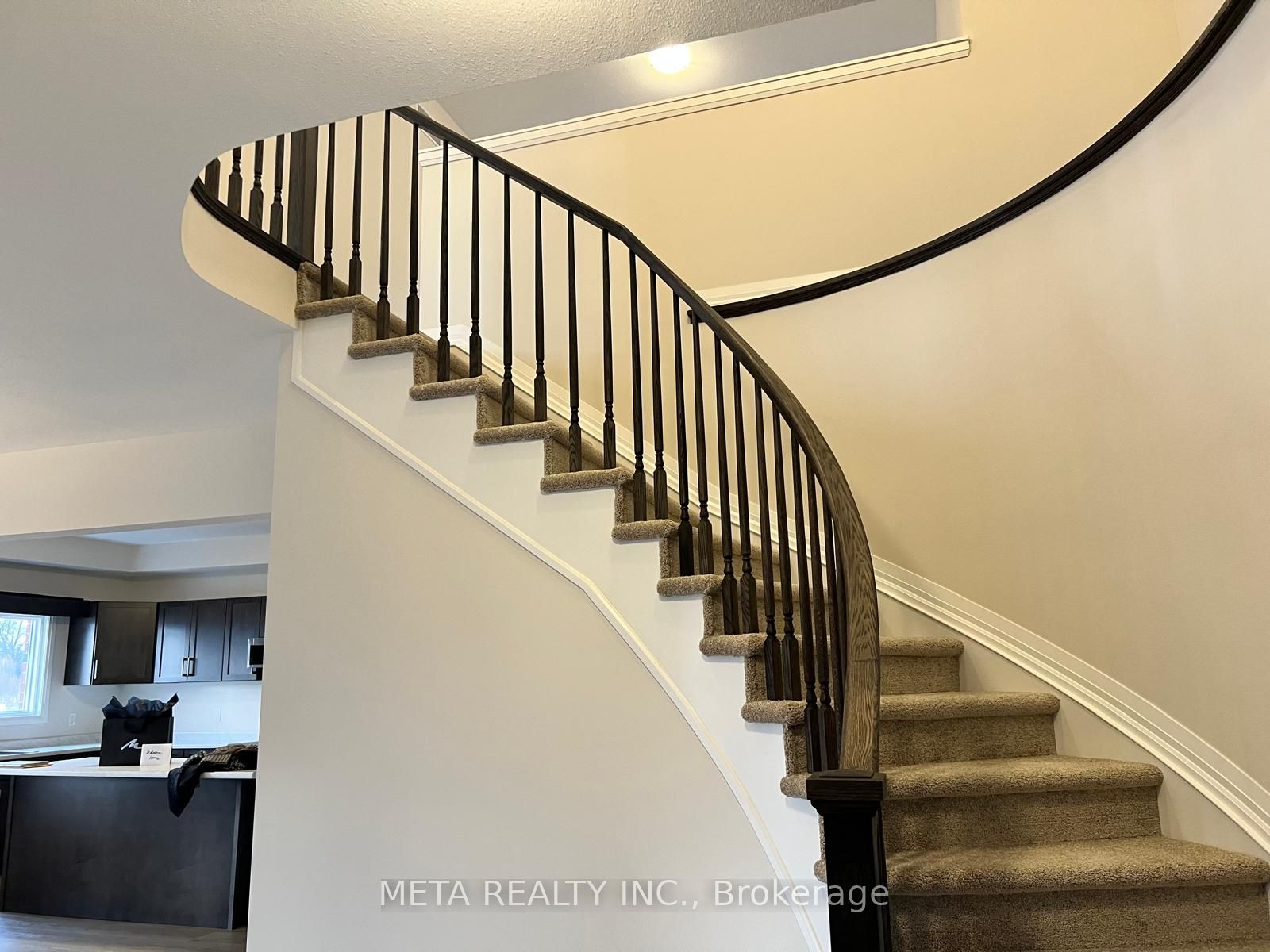 1013 Kraft Road N Property Photo 18