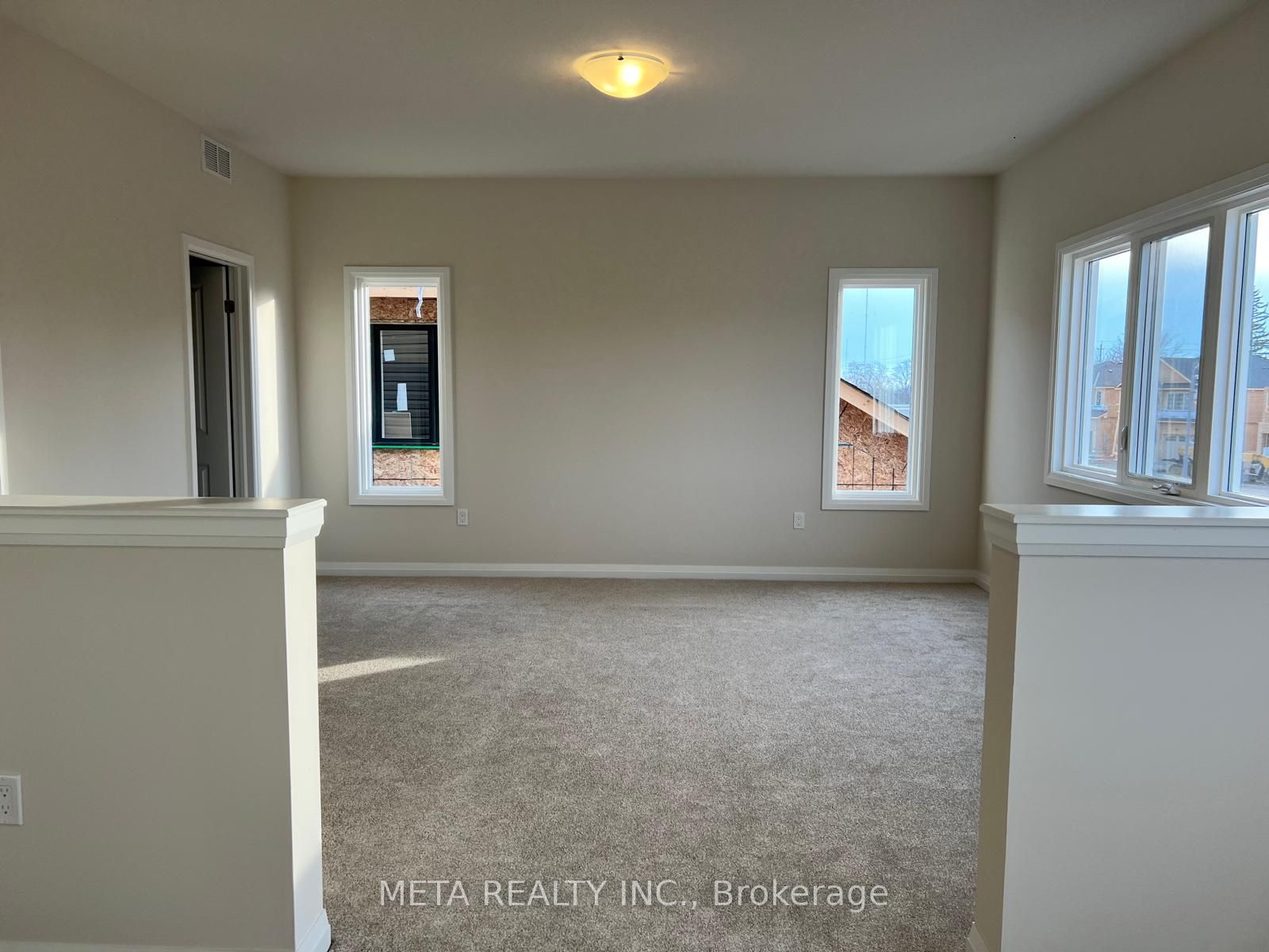 1013 Kraft Road N Property Photo 21