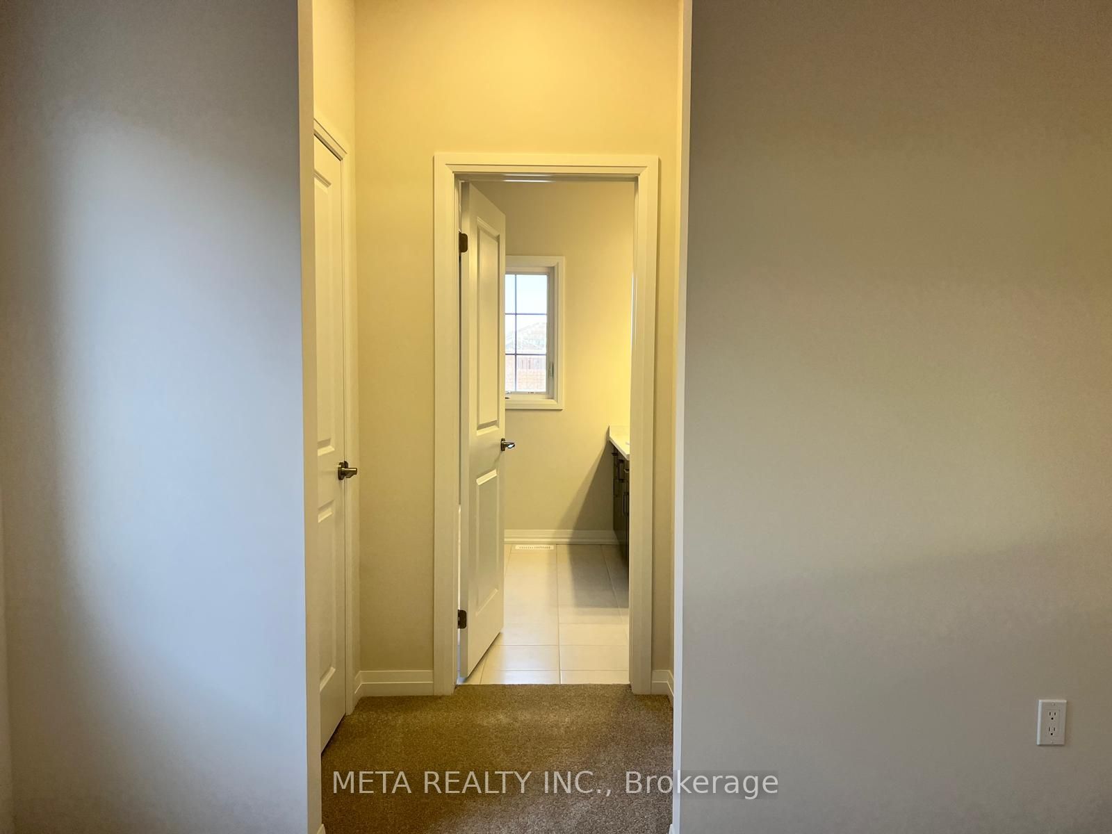 1013 Kraft Road N Property Photo 27