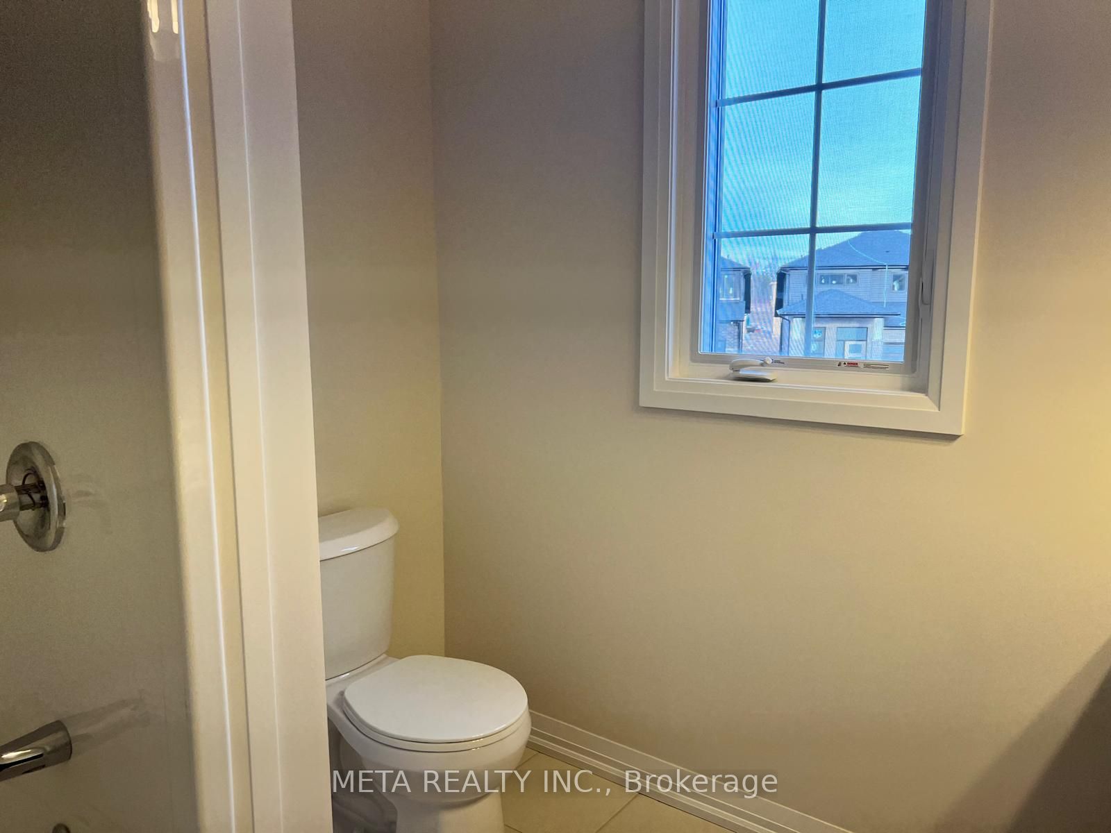 1013 Kraft Road N Property Photo 28