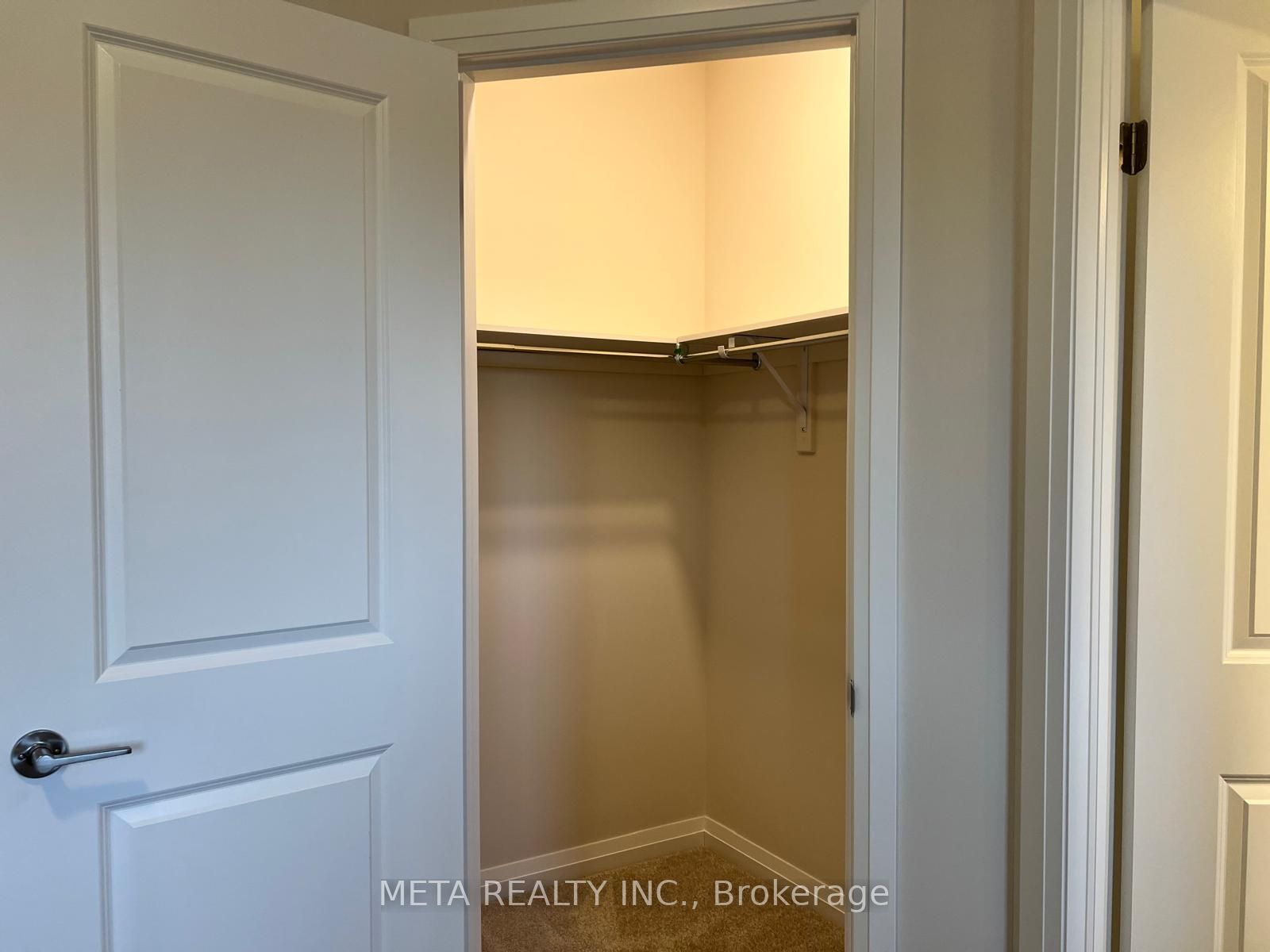 1013 Kraft Road N Property Photo 30