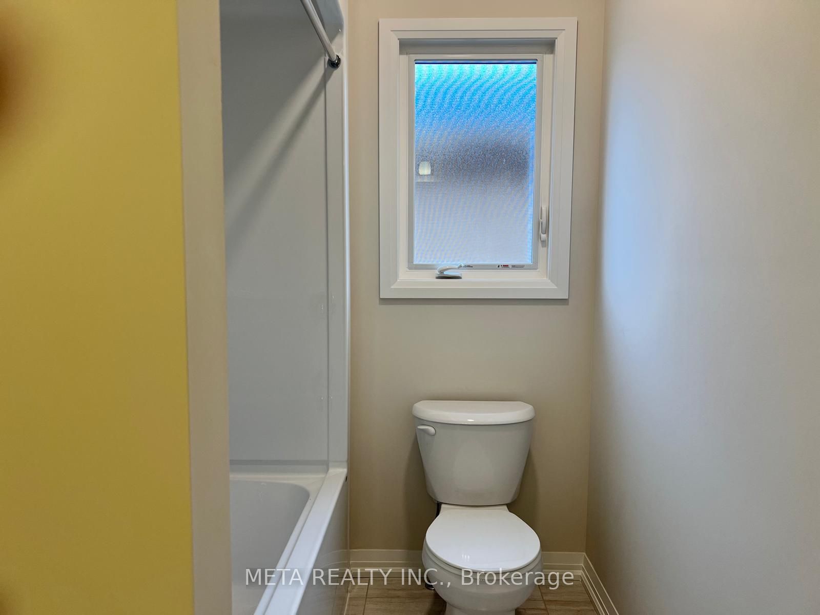 1013 Kraft Road N Property Photo 34