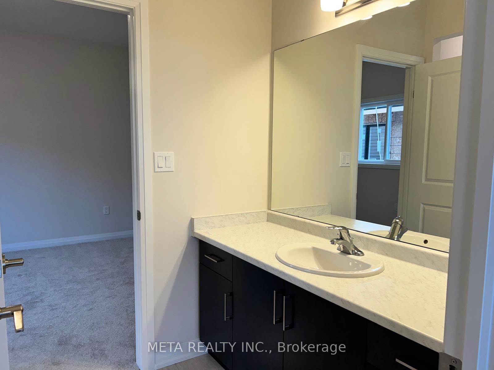 1013 Kraft Road N Property Photo 35