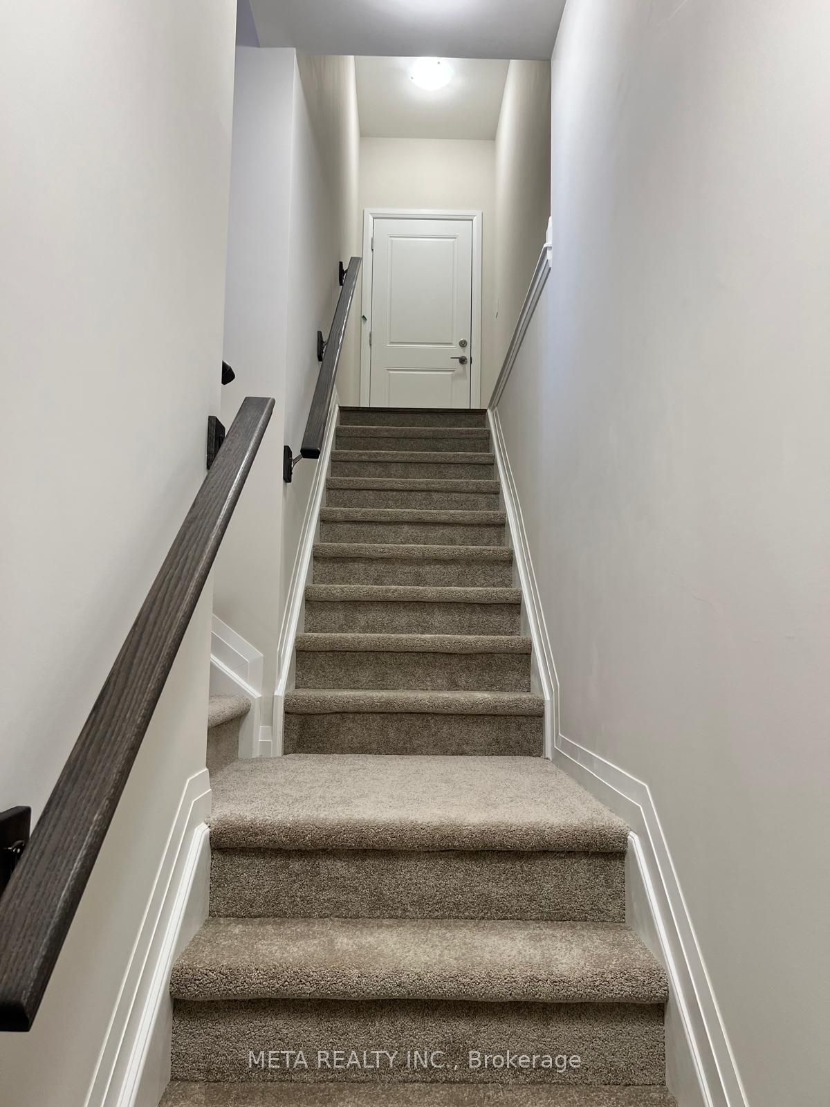 1013 Kraft Road N Property Photo 38