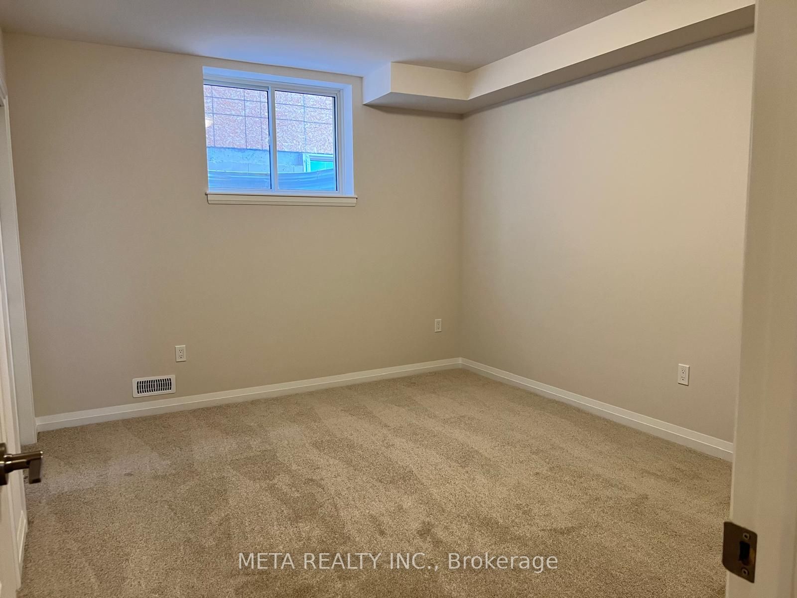 1013 Kraft Road N Property Photo 40