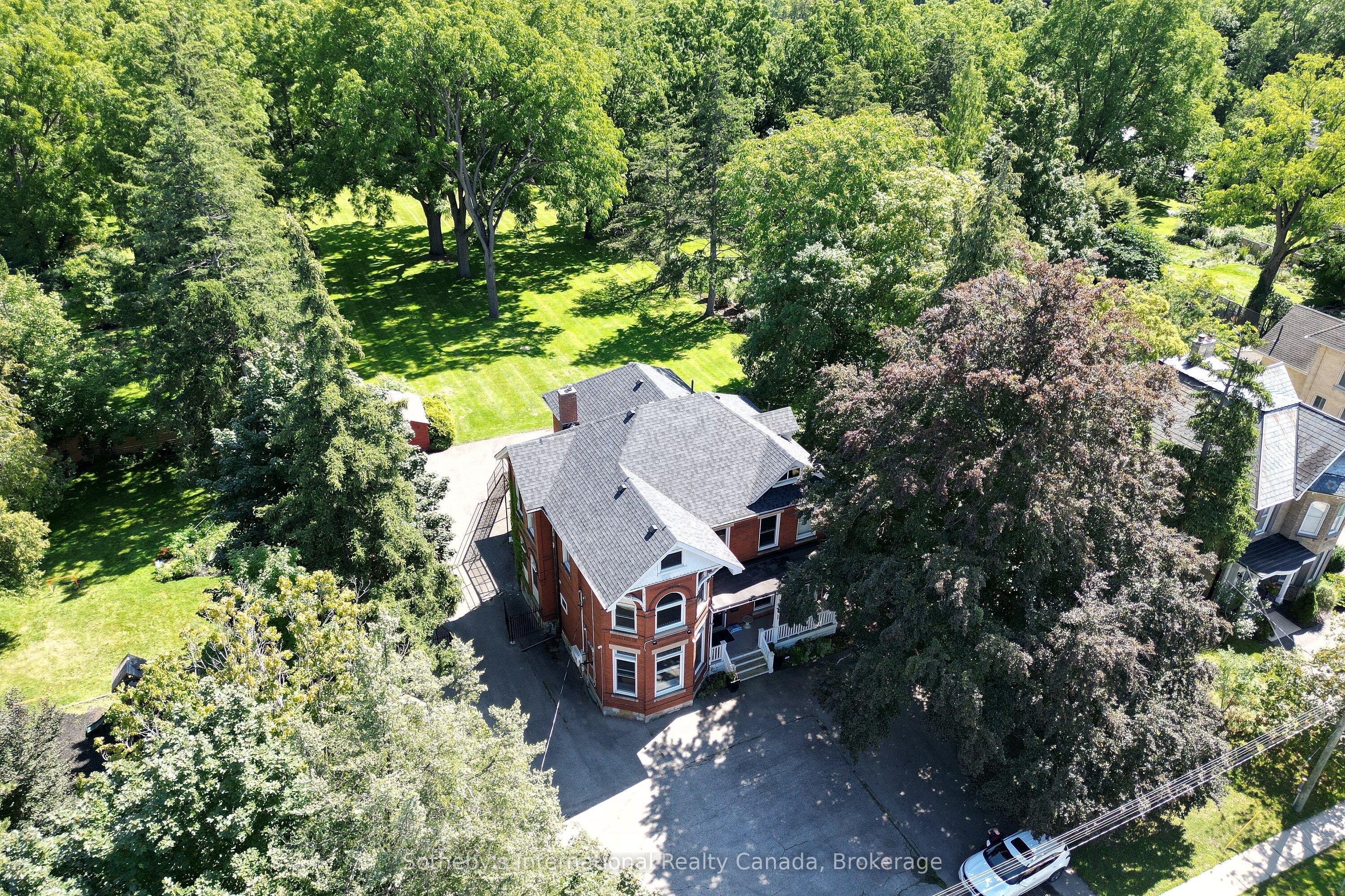 199 Grand River Street Property Photo 9