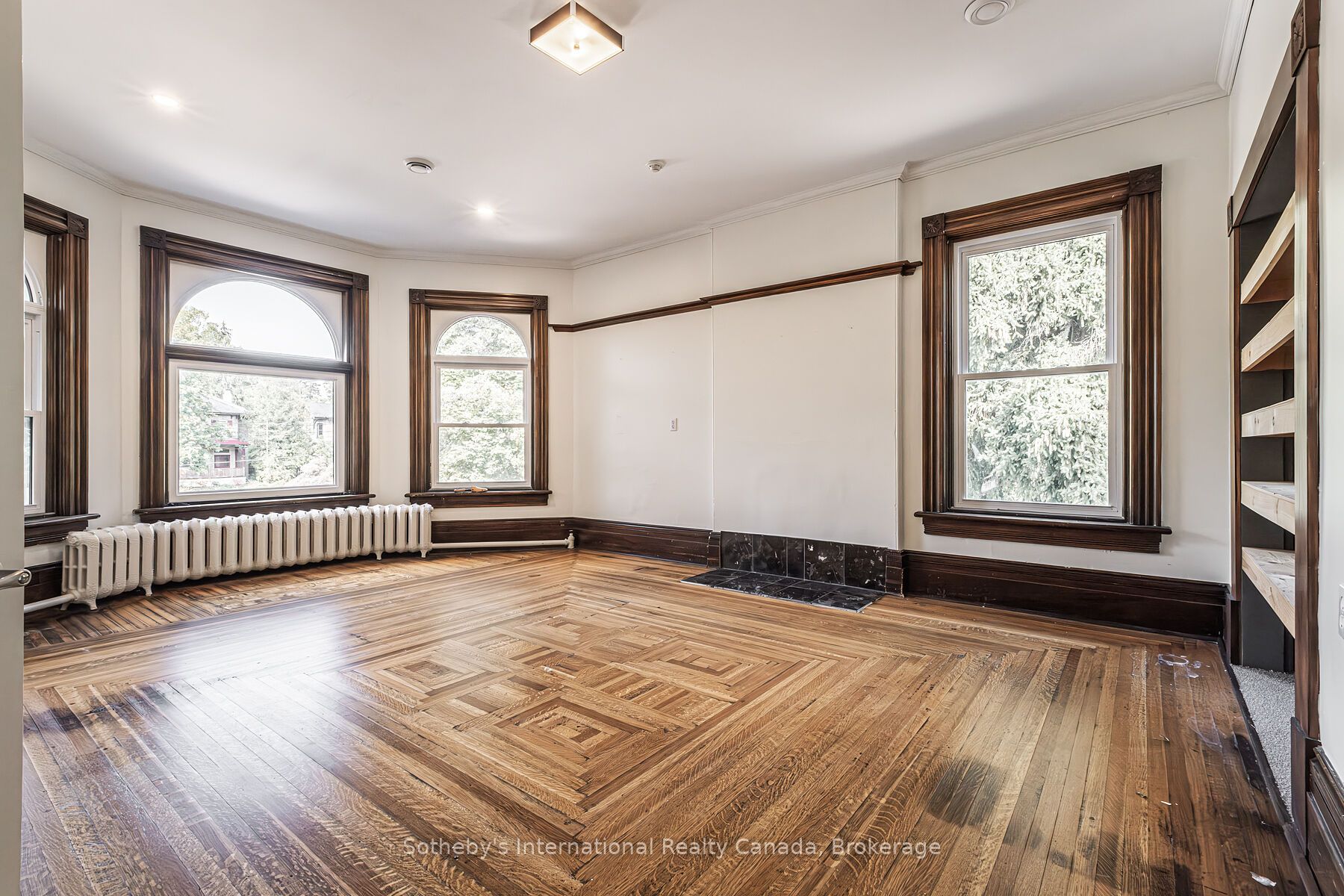 199 Grand River Street Property Photo 38