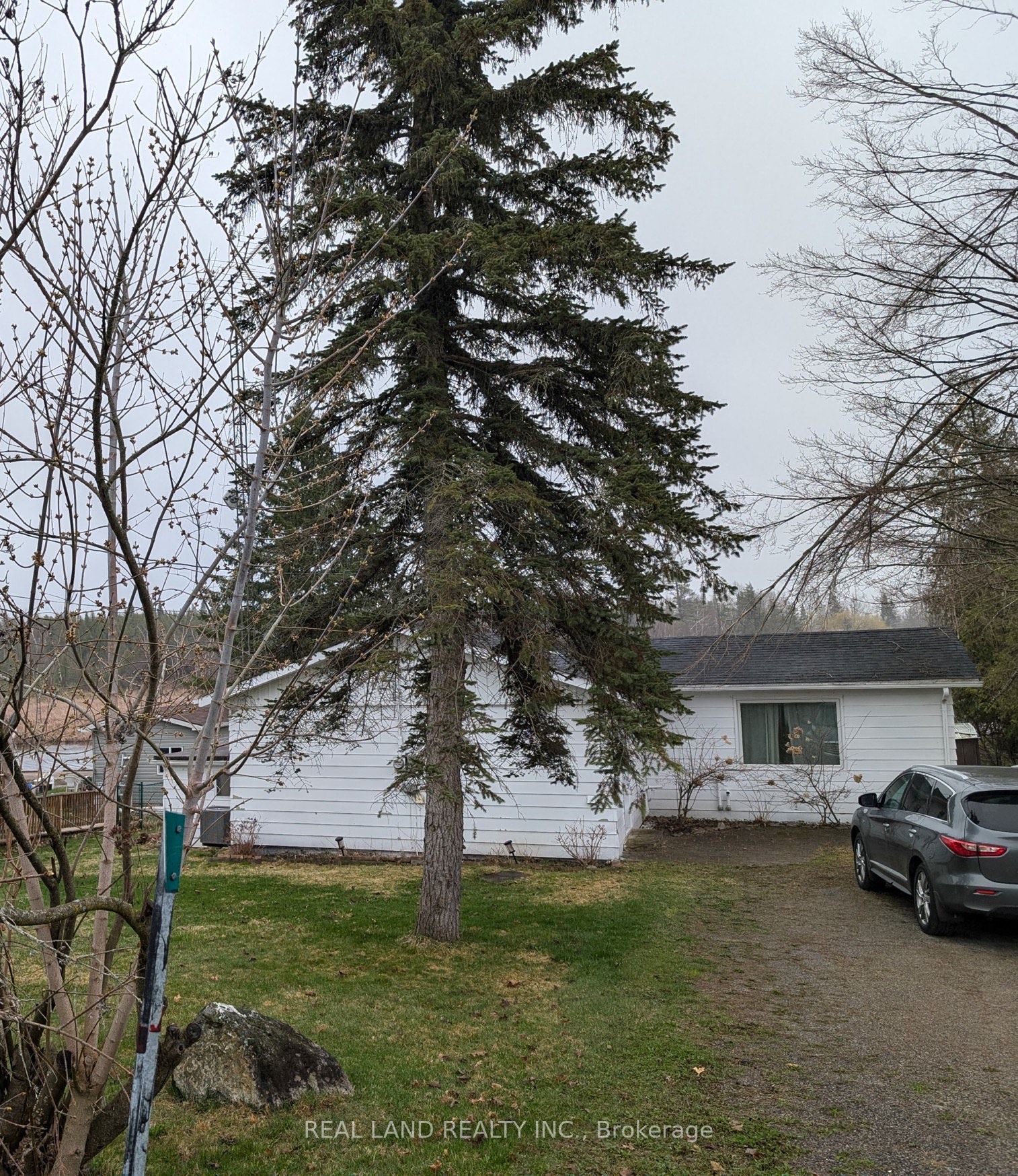 21 Marilyn Crescent Property Photo 1