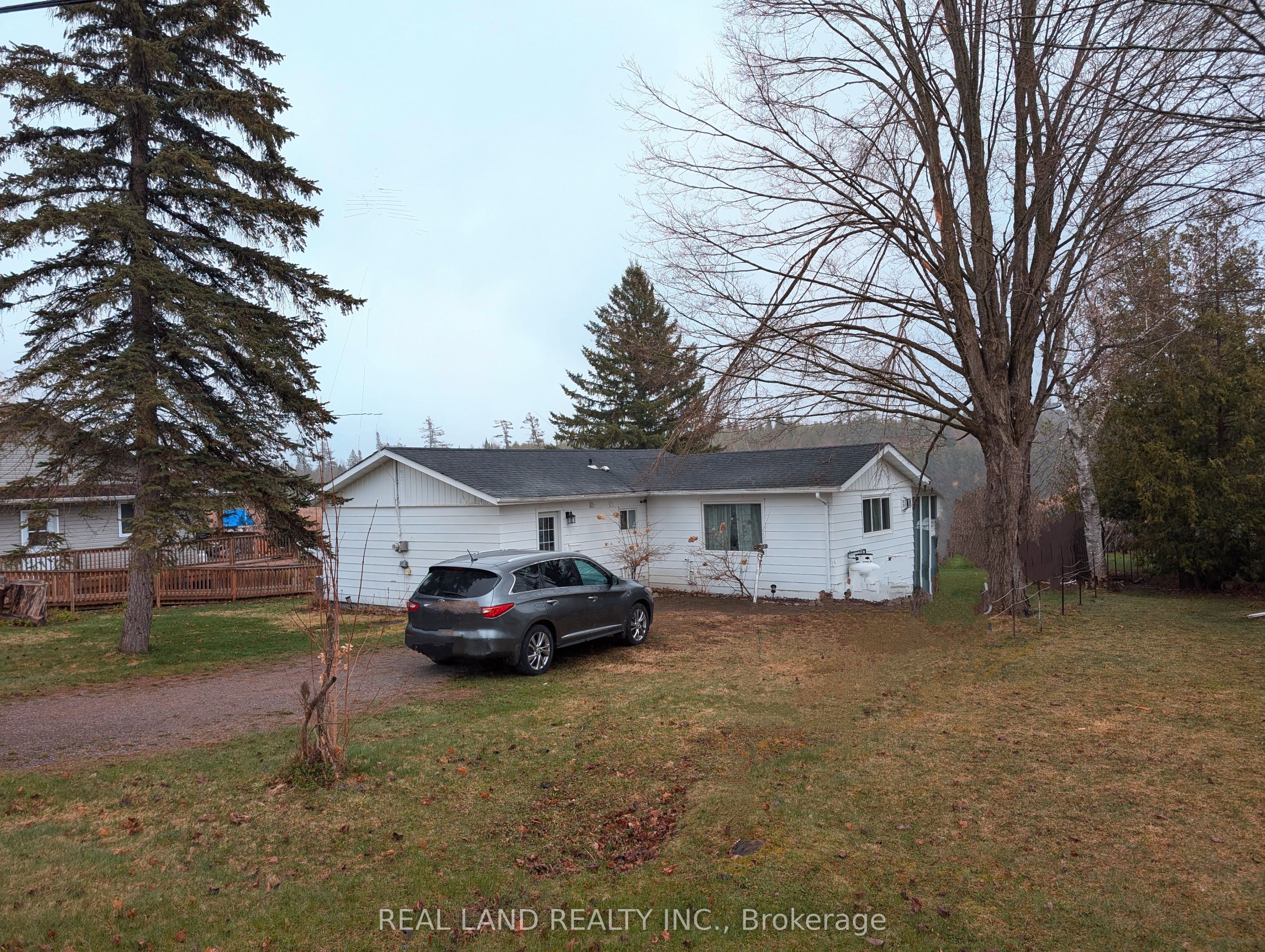 21 Marilyn Crescent Property Photo 1