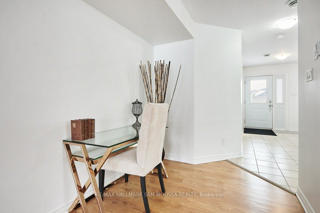 1176 South Russell Road Property Photo 8