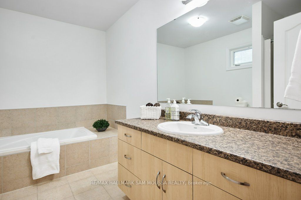 1176 South Russell Road Property Photo 19