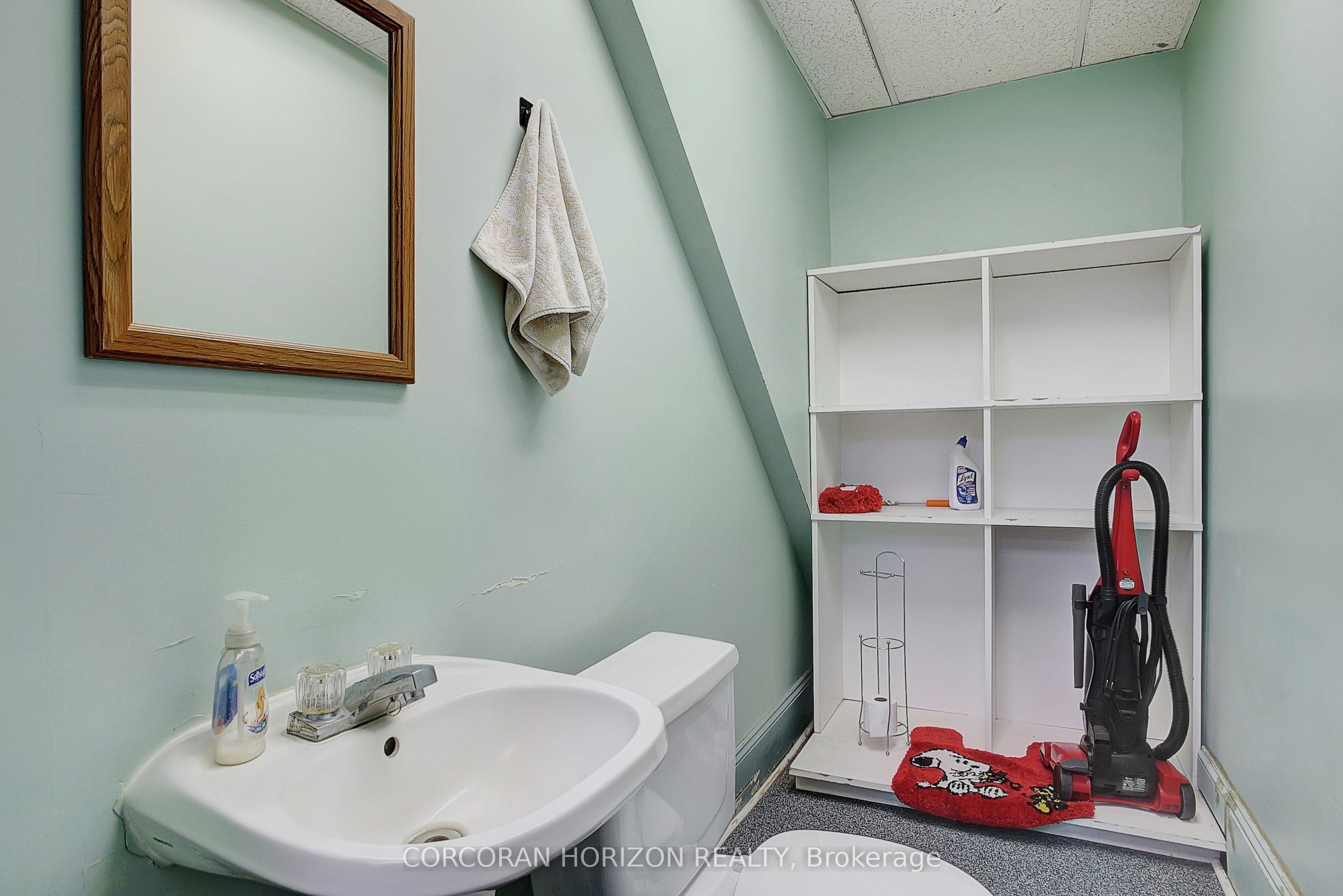 204 King Street Property Photo 15