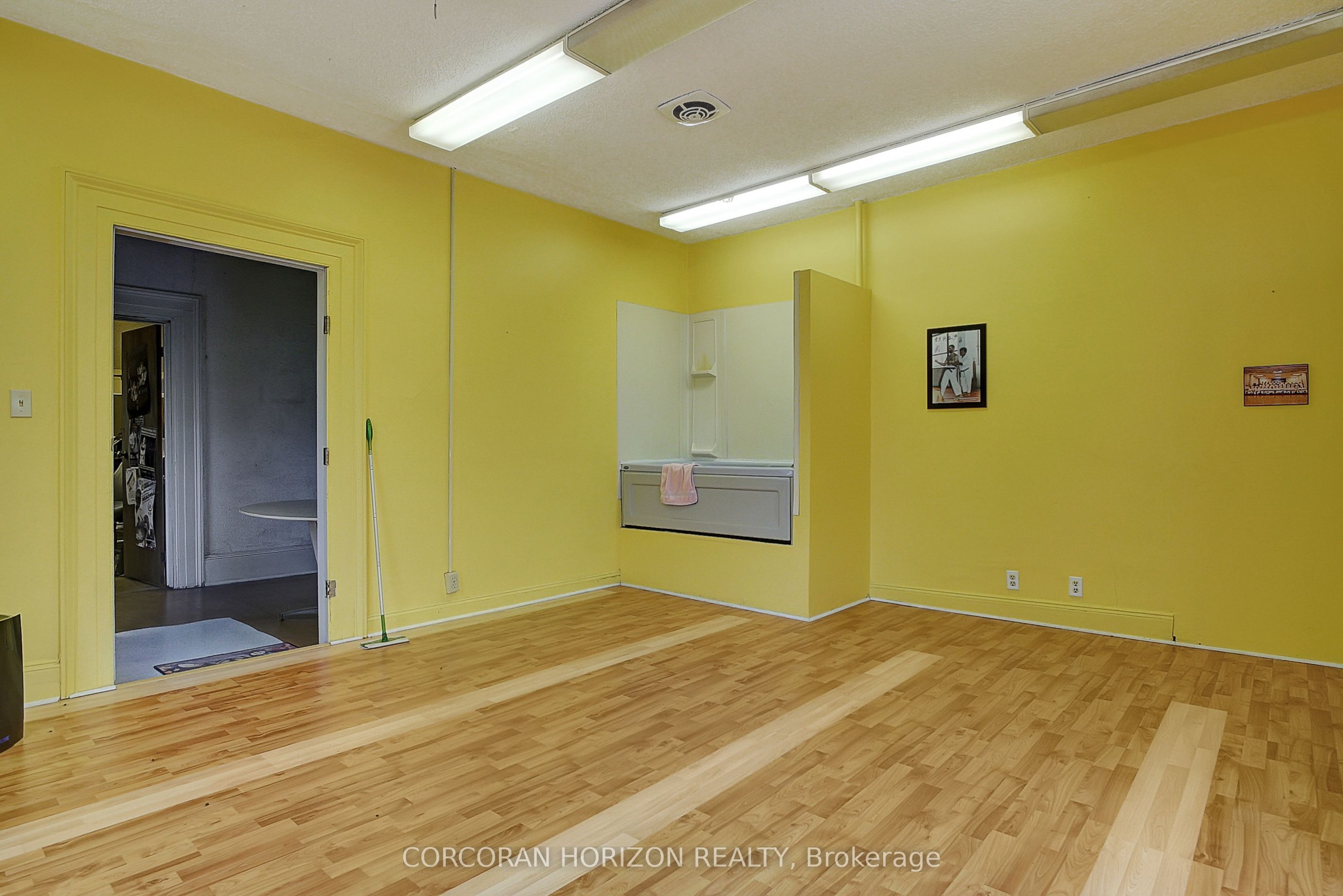 204 King Street Property Photo 31