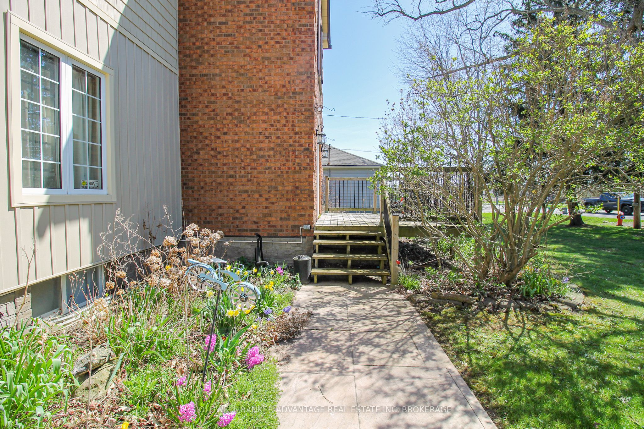 7060 Garner Road Property Photo 6