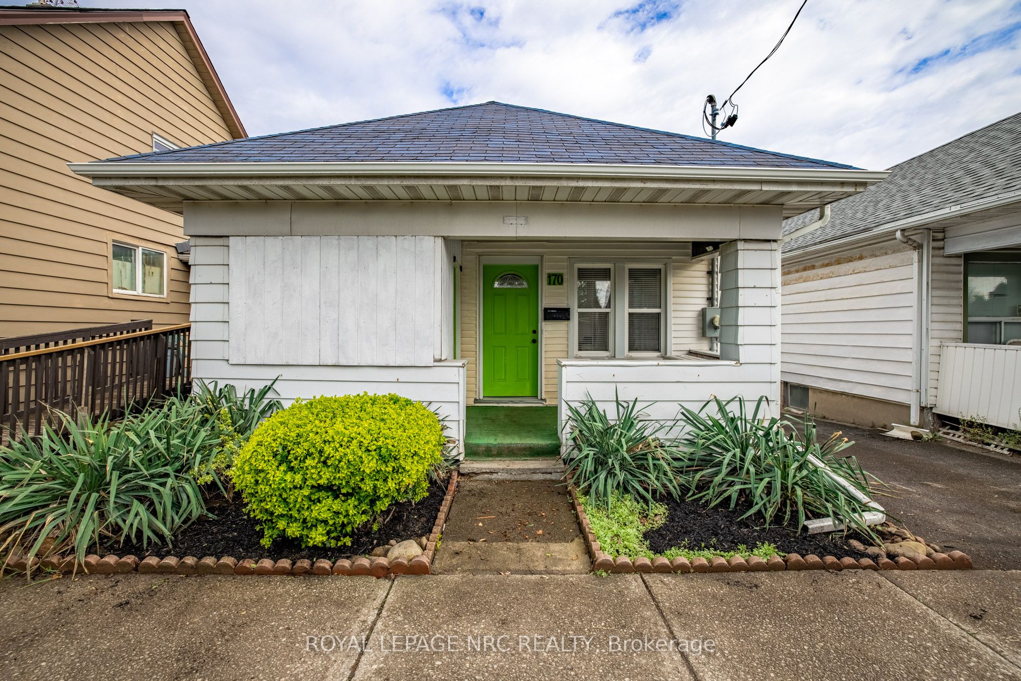 170 Niagara Street W Property Photo 3