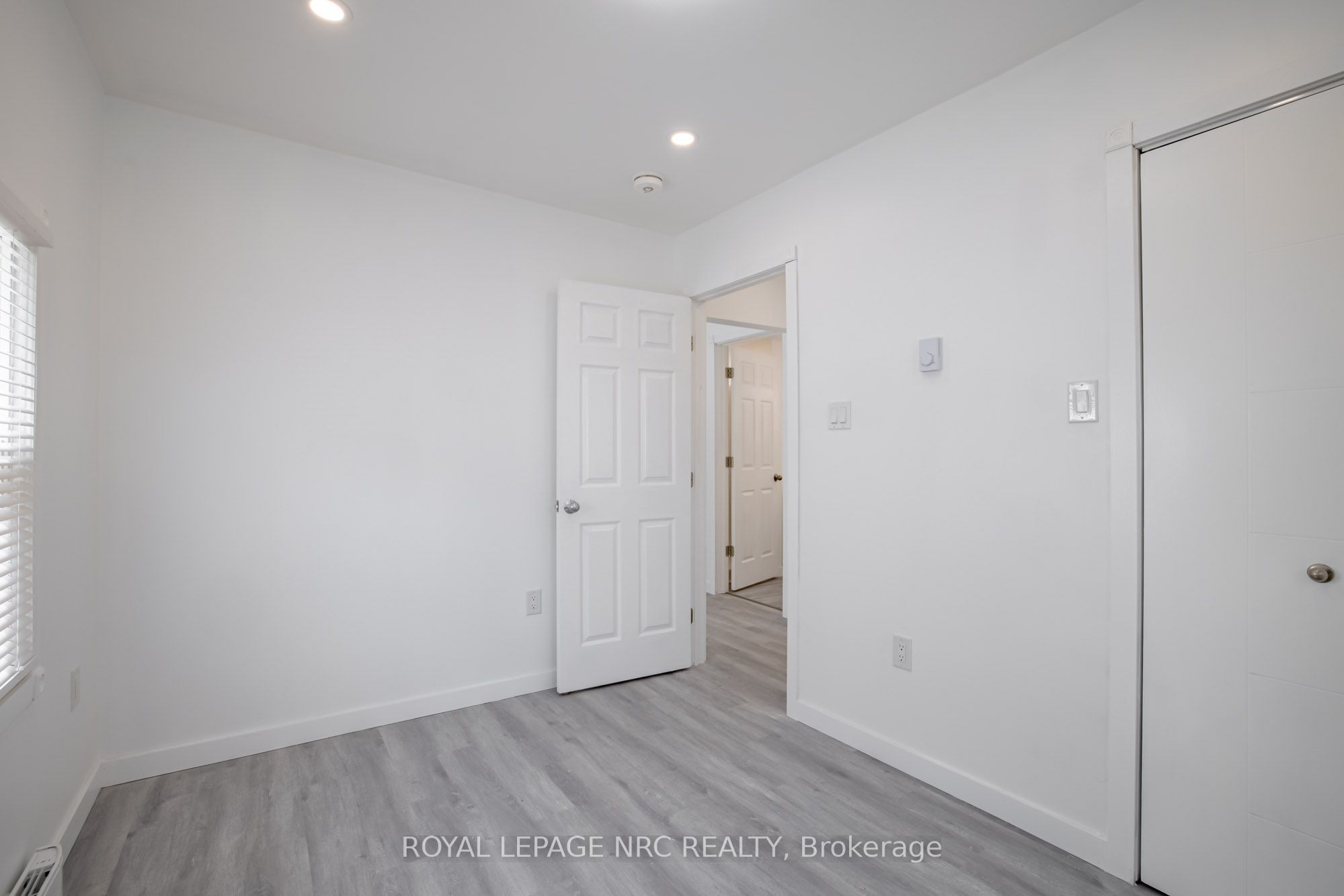 170 Niagara Street W Property Photo 14