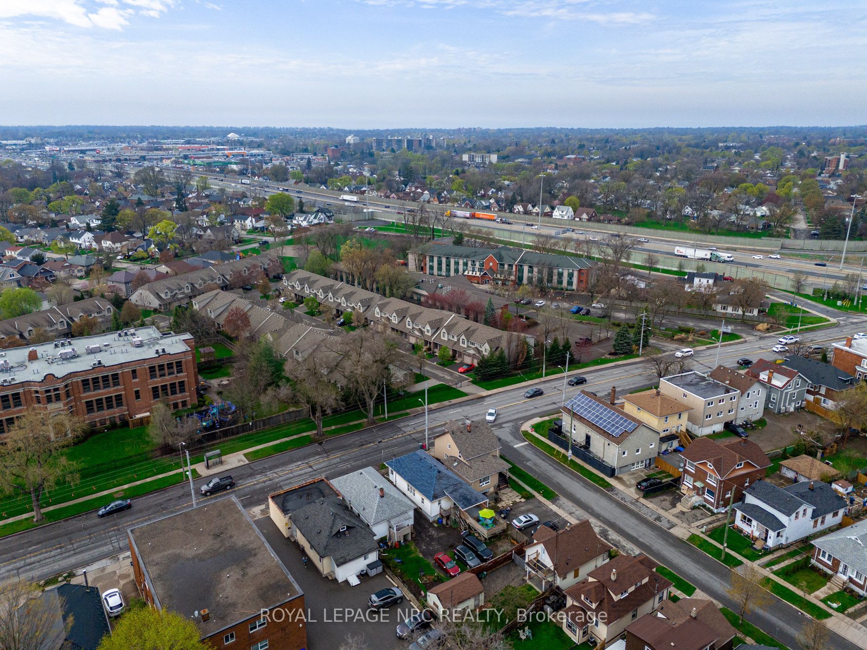 170 Niagara Street W Property Photo 25