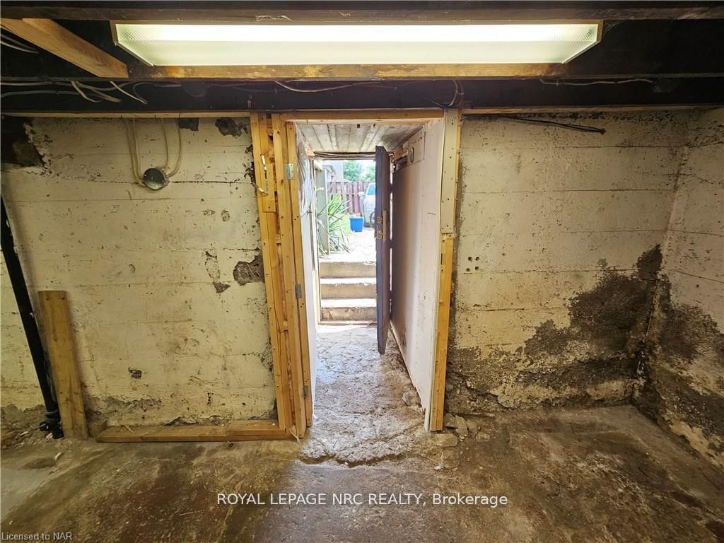 170 Niagara Street W Property Photo 27