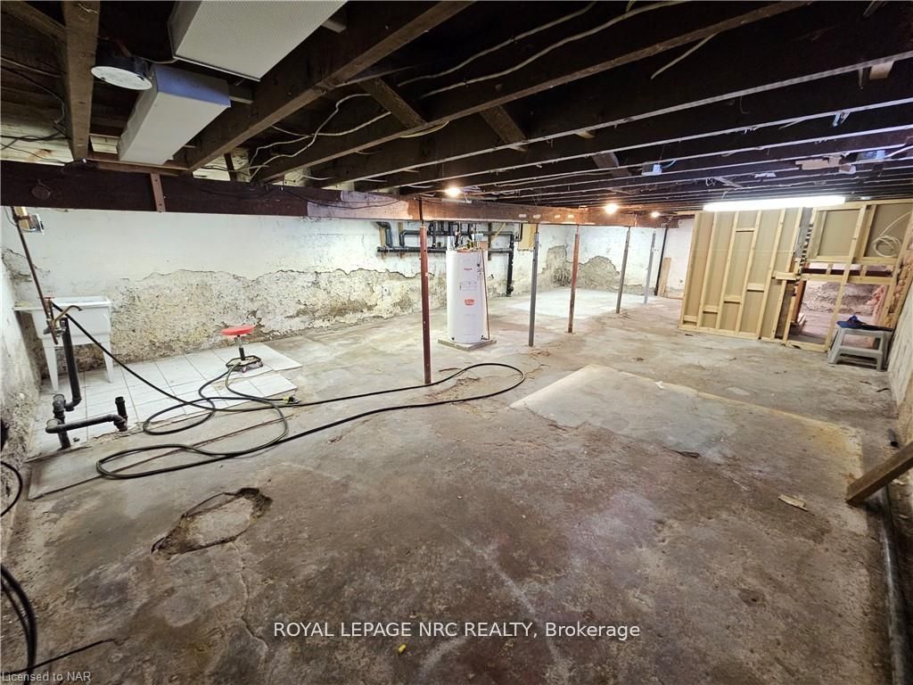 170 Niagara Street W Property Photo 28