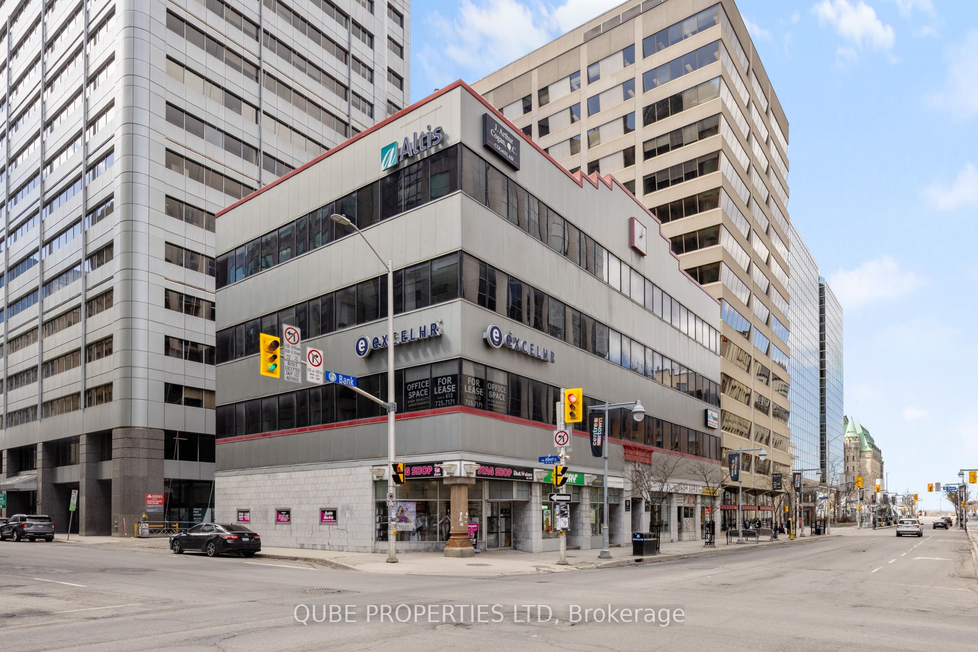 108 Bank St Property Photo 2