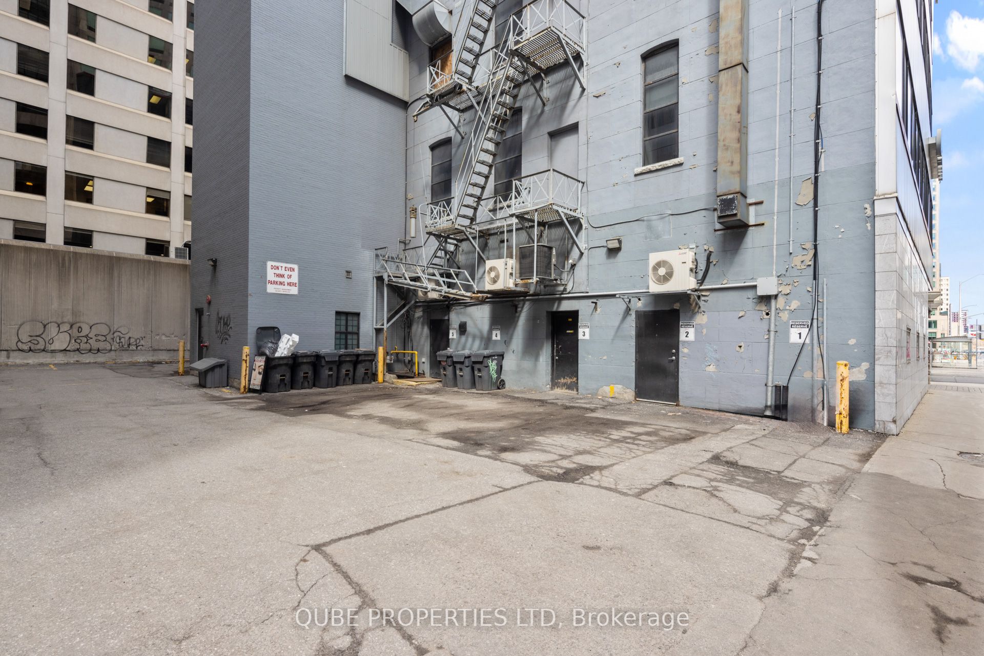 108 Bank St Property Photo 3