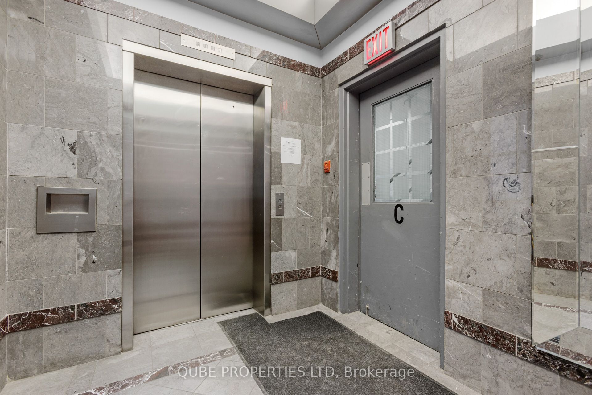 108 Bank St Property Photo 4